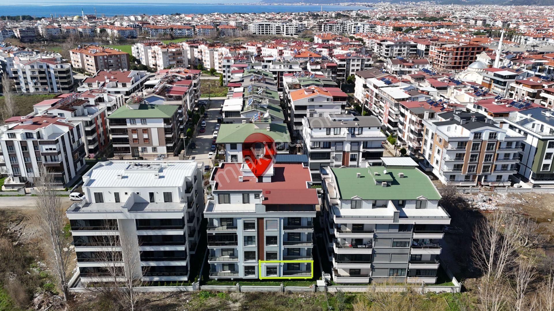 Vitrinden Altınkumda Yeni Bina Muhteşem İşçilik Ayrı Mutfak 2+1