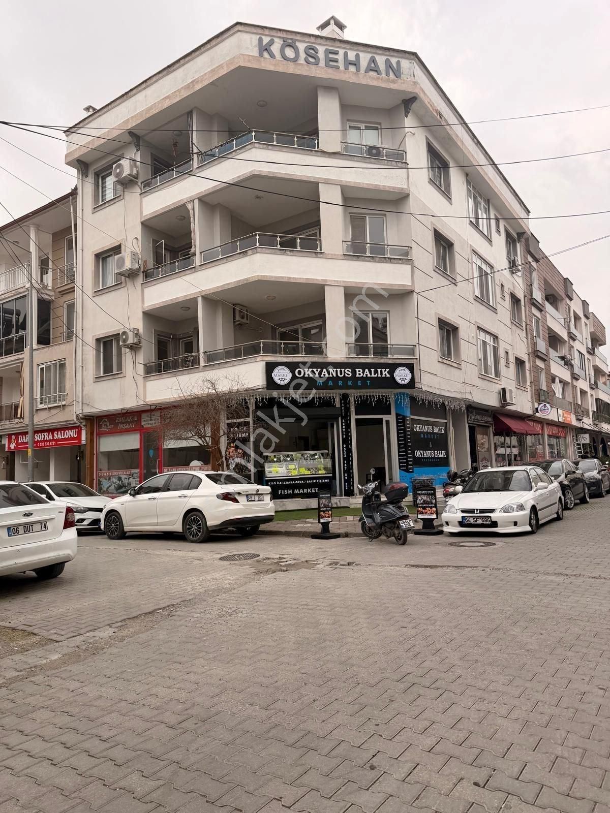 Cesur Emlak'tn Merkezi Konumda Kiralık 3+1 Geniş Ara Kat Daire