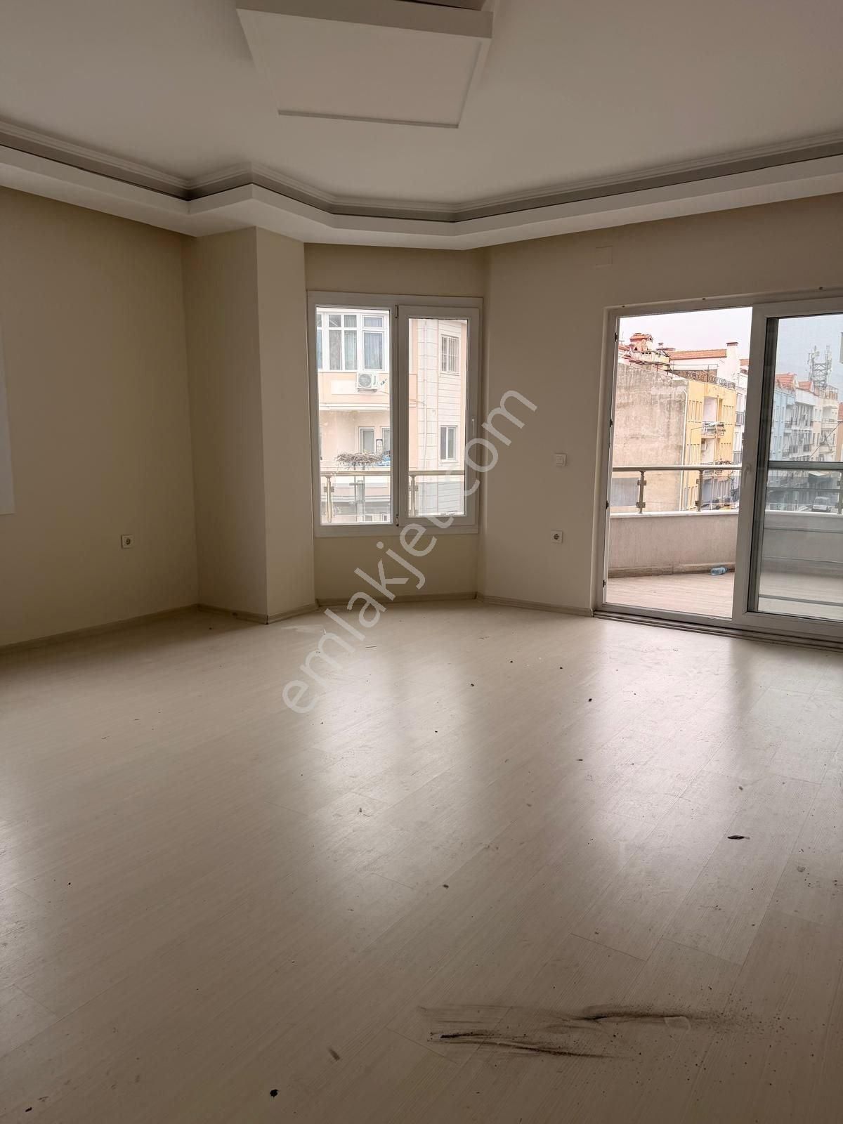 Cesur Emlak'tn Merkezi Konumda Kiralık 3+1 Geniş Ara Kat Daire - Görsel 8