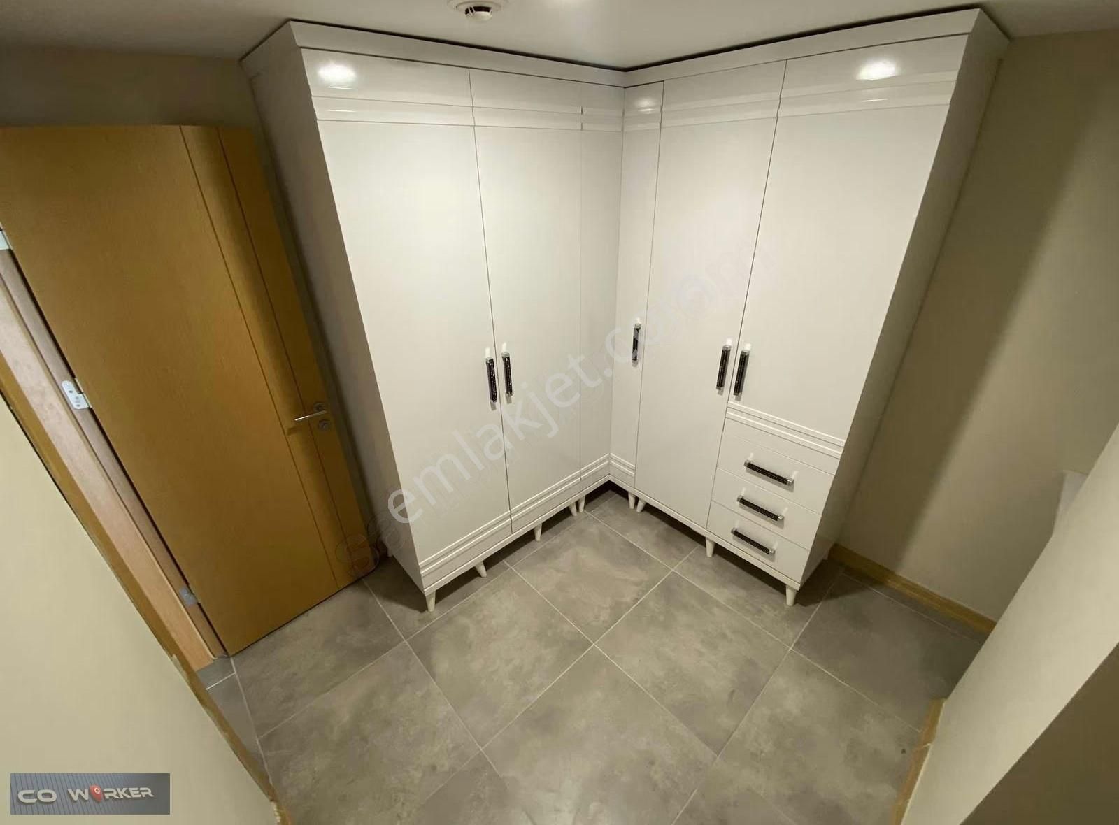 Havuzlu Sitede, Teraslı, Manzaralı, Boş 3+1 - Görsel 3