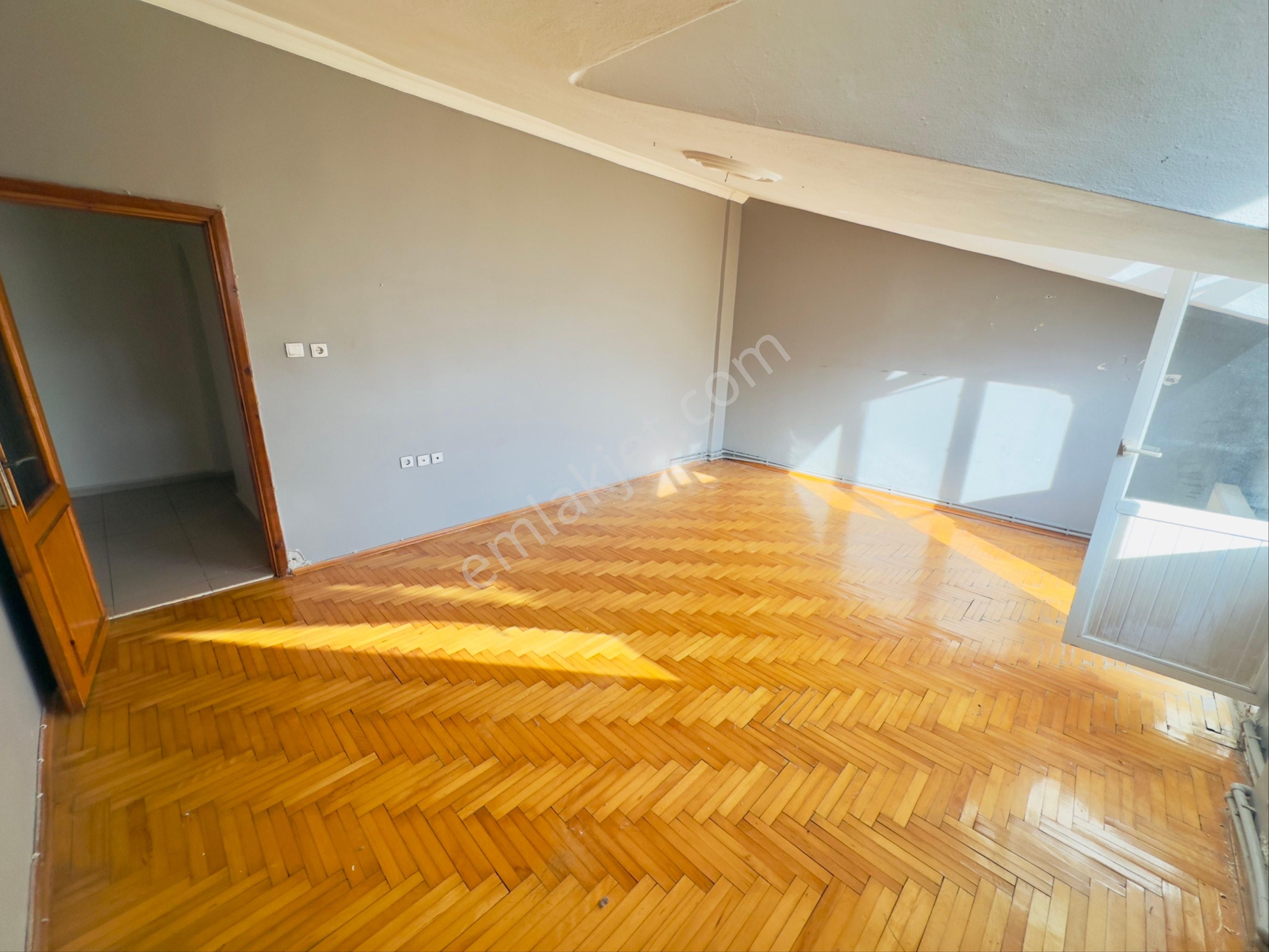 Atatürk Mah. Parmaksız Caddesinde 3+1 Net 120 M2 Kiralık Daıre - Görsel 8