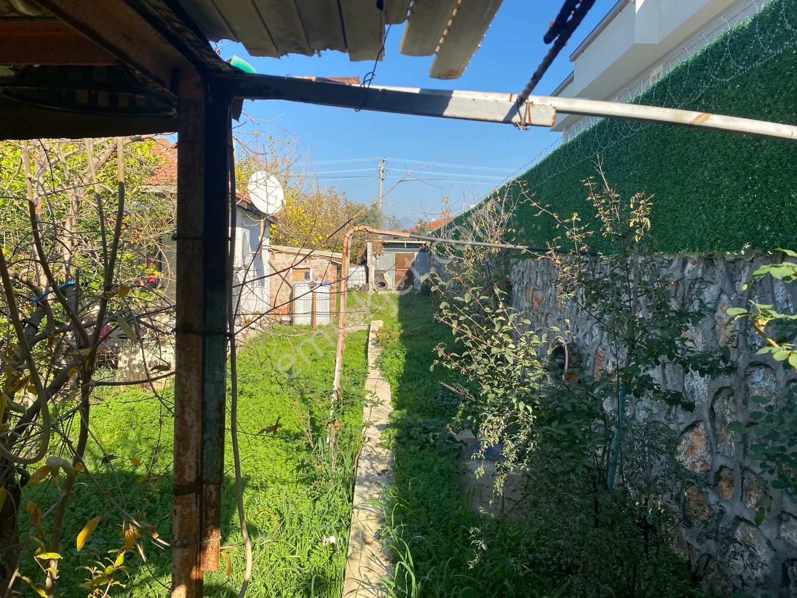 Menderes Oğlananası'nda İçerisinde 2+1 Evi Olan 809 M2 Bahçe - Görsel 25