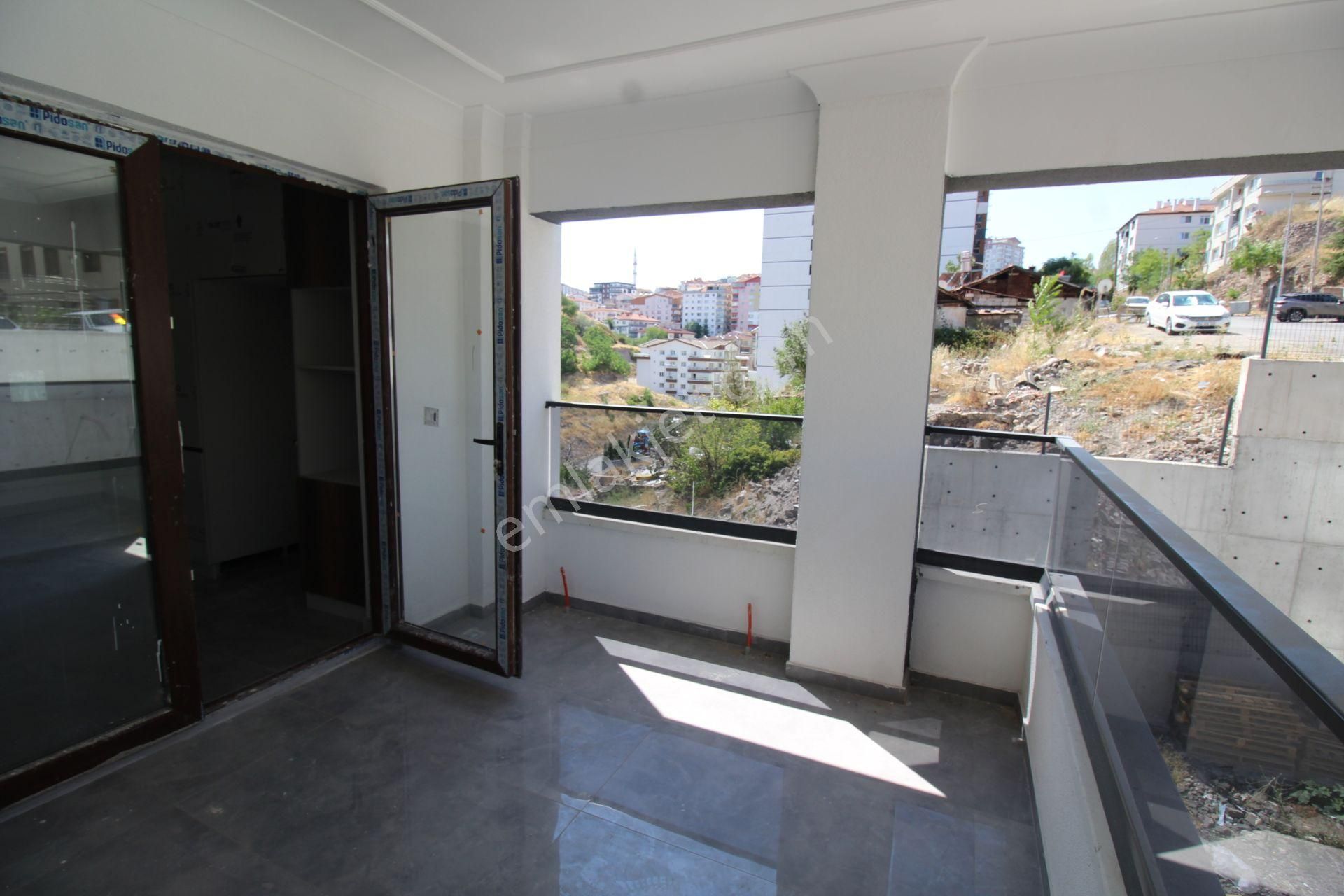 Krc'den Site İçerisinde Caddeye Tren İstasyonuna Y.lüx Sıfır 3+1 - Görsel 6