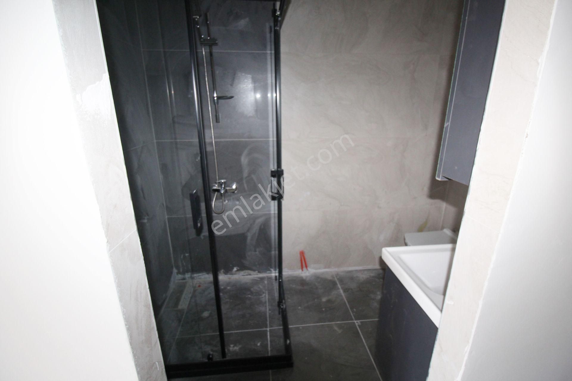 Krc'den Site İçerisinde Caddeye Tren İstasyonuna Y.lüx Sıfır 3+1 - Görsel 14