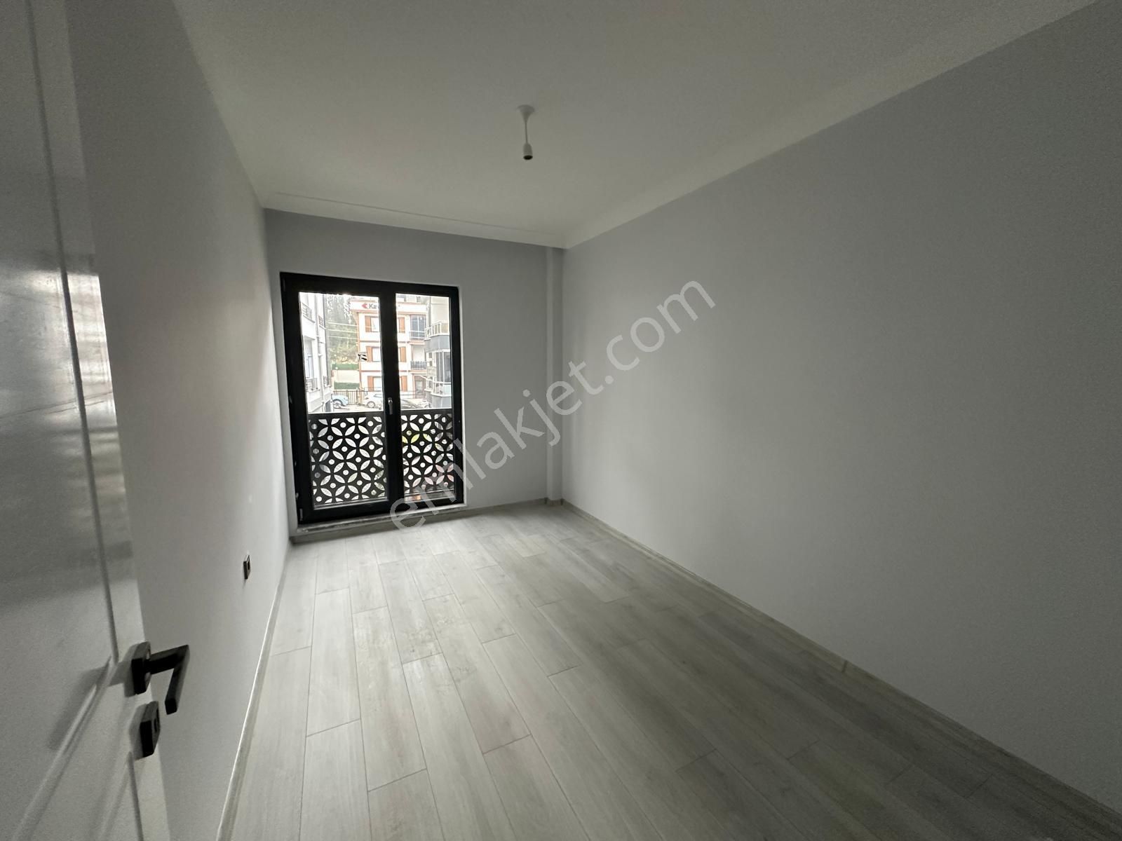 Bağçeşmede Site'de 145 M2 3+1 E. Banyolu Çatı Dubleks - Görsel 18