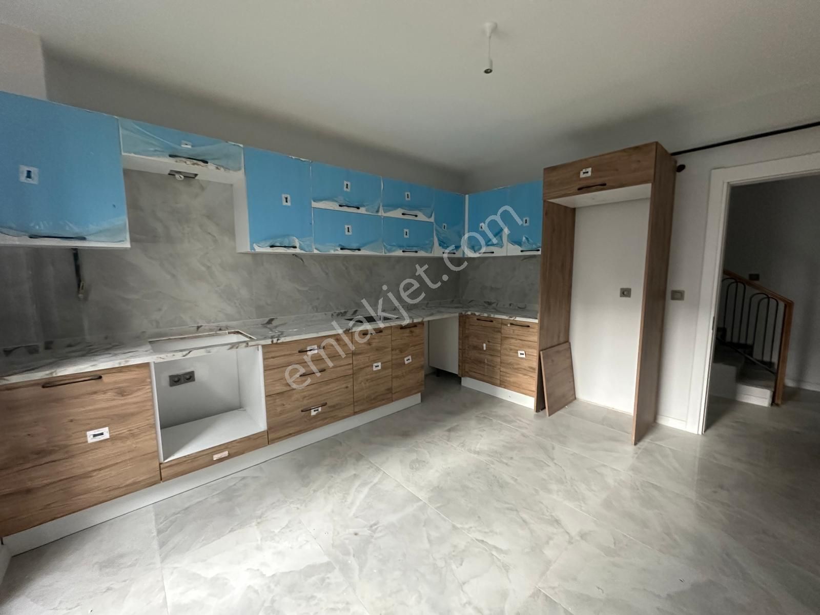 Bağçeşmede Site'de 145 M2 3+1 E. Banyolu Çatı Dubleks - Görsel 15
