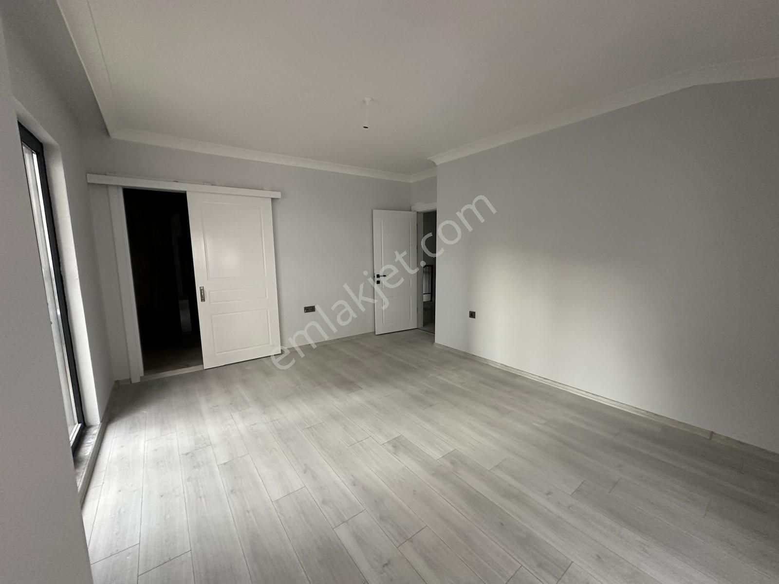 Bağçeşmede Site'de 145 M2 3+1 E. Banyolu Çatı Dubleks - Görsel 20