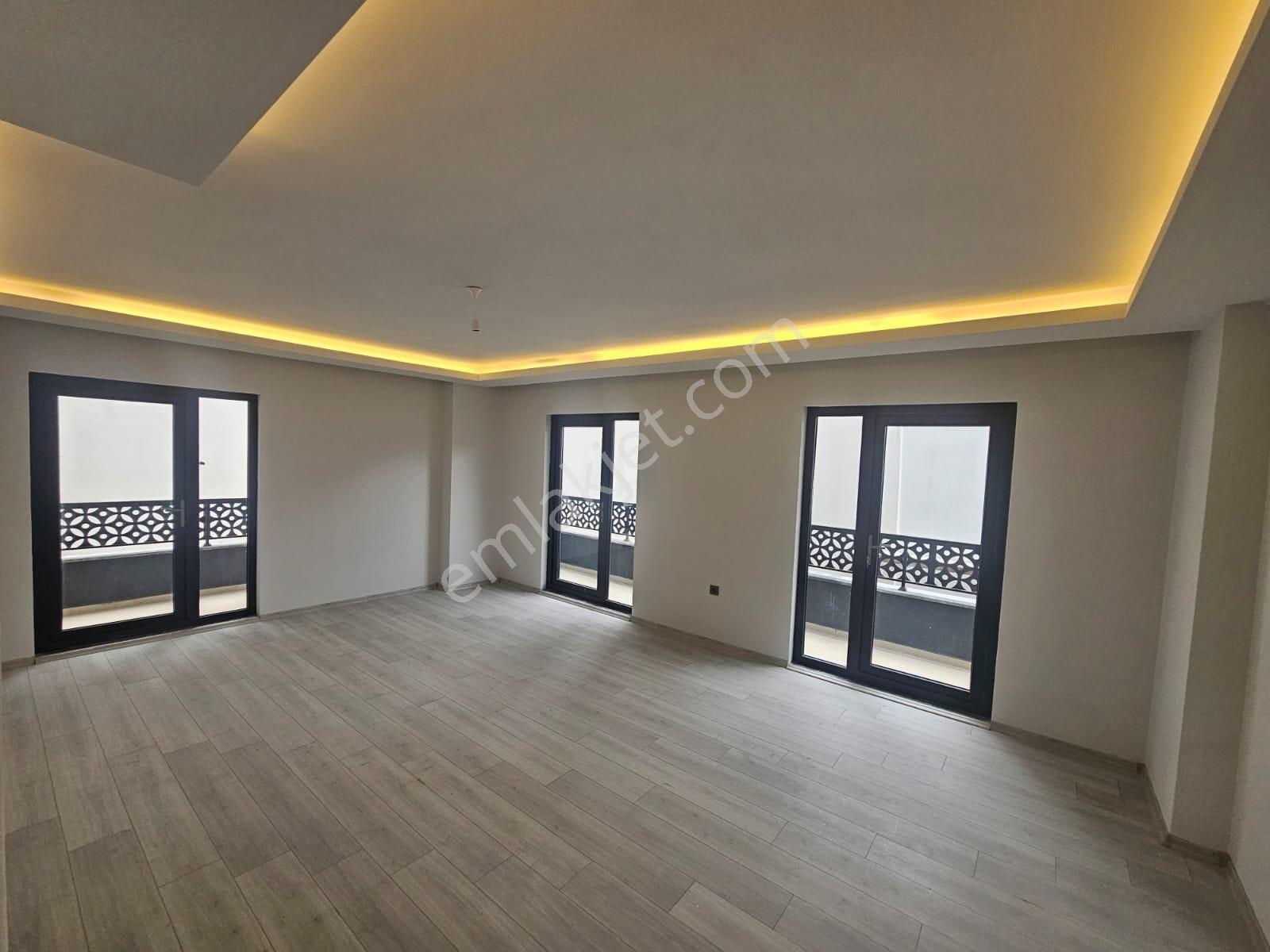 Bağçeşmede Site İçerisinde 142 M2 3+1 Sıfır Bahçe Dubleks E.bany - Görsel 7