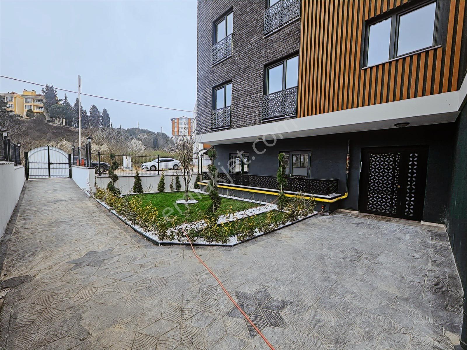 Bağçeşmede Site İçerisinde 142 M2 3+1 Sıfır Bahçe Dubleks E.bany - Görsel 6