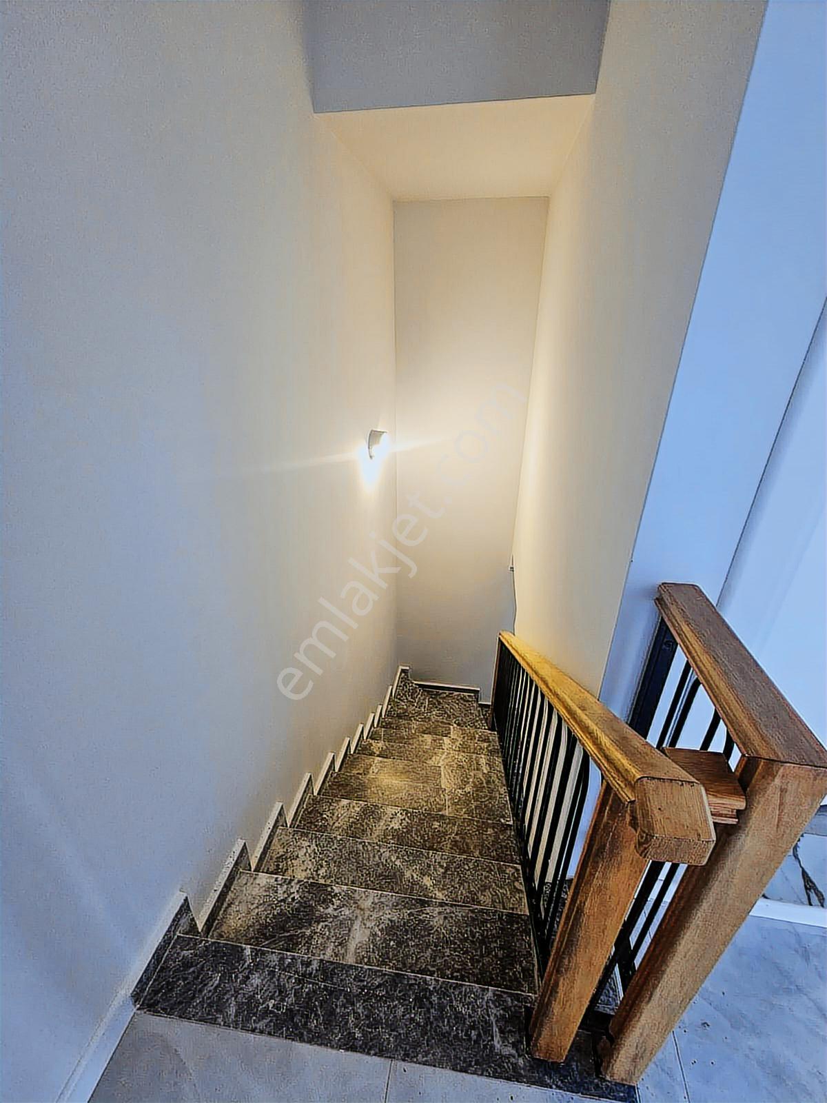 Bağçeşmede Site İçerisinde 142 M2 3+1 Sıfır Bahçe Dubleks E.bany - Görsel 23