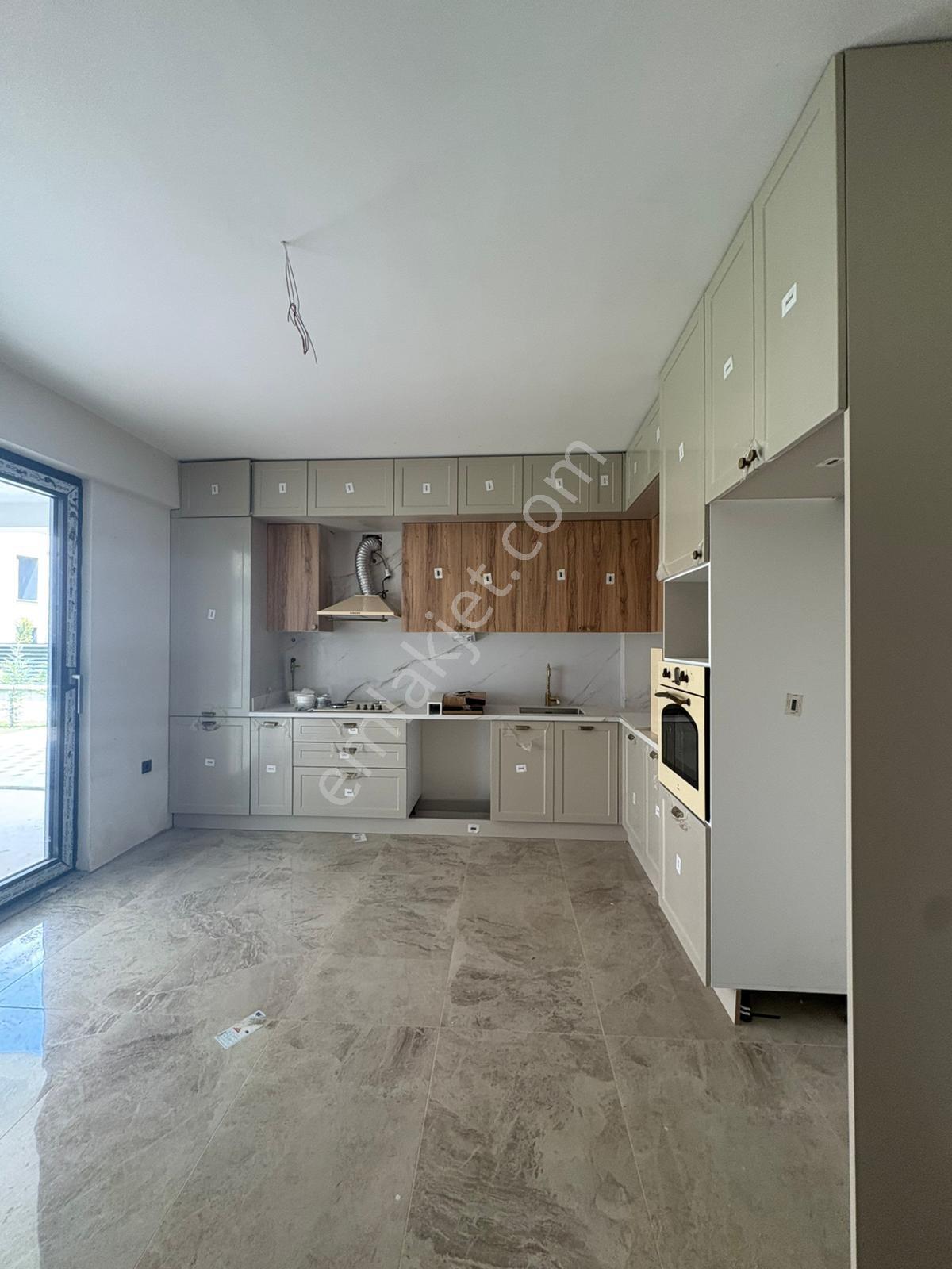 Kabaoğlunda Site İçinde 330m2 Bahçeli 360m2 Sıfır Tripleks Villa - Görsel 27