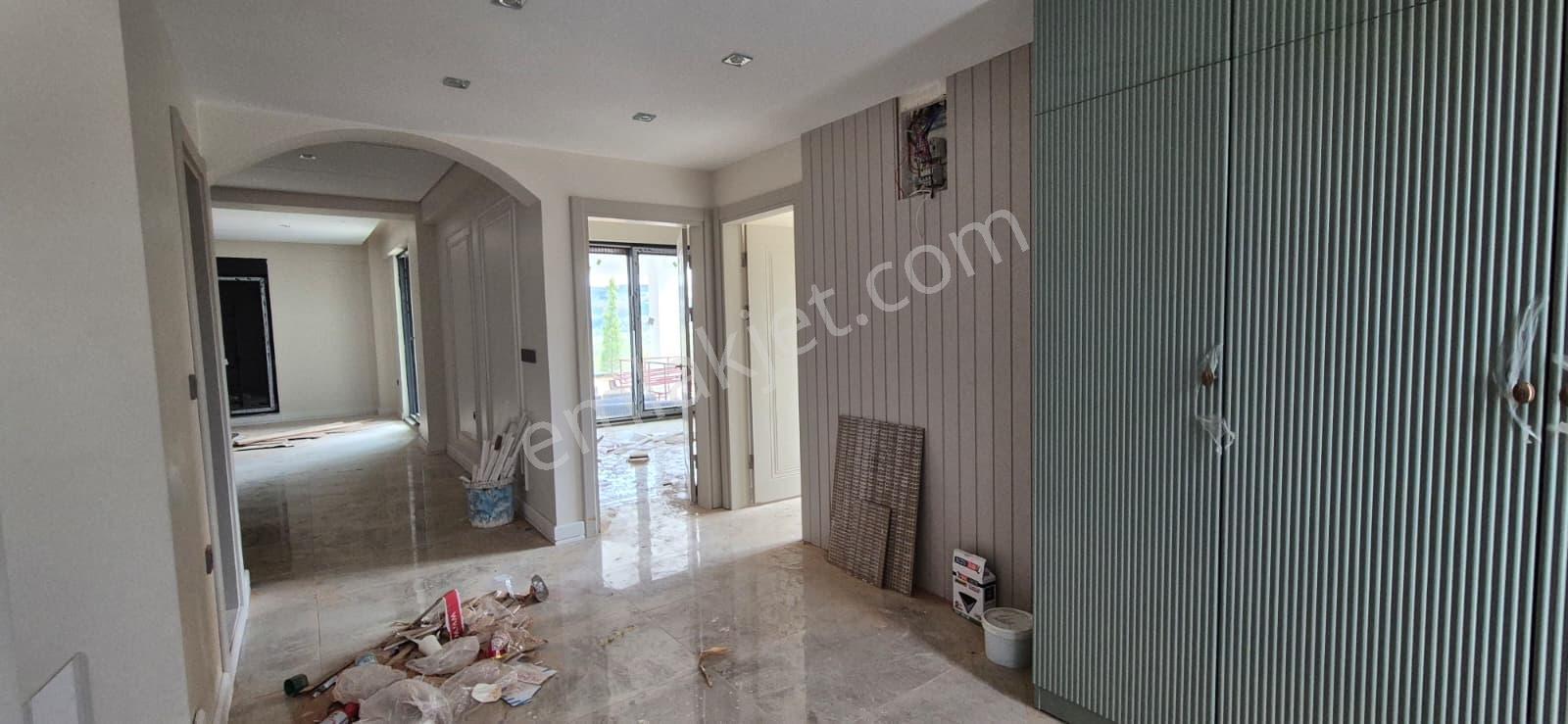 Kabaoğlunda Site İçinde 330m2 Bahçeli 360m2 Sıfır Tripleks Villa - Görsel 4