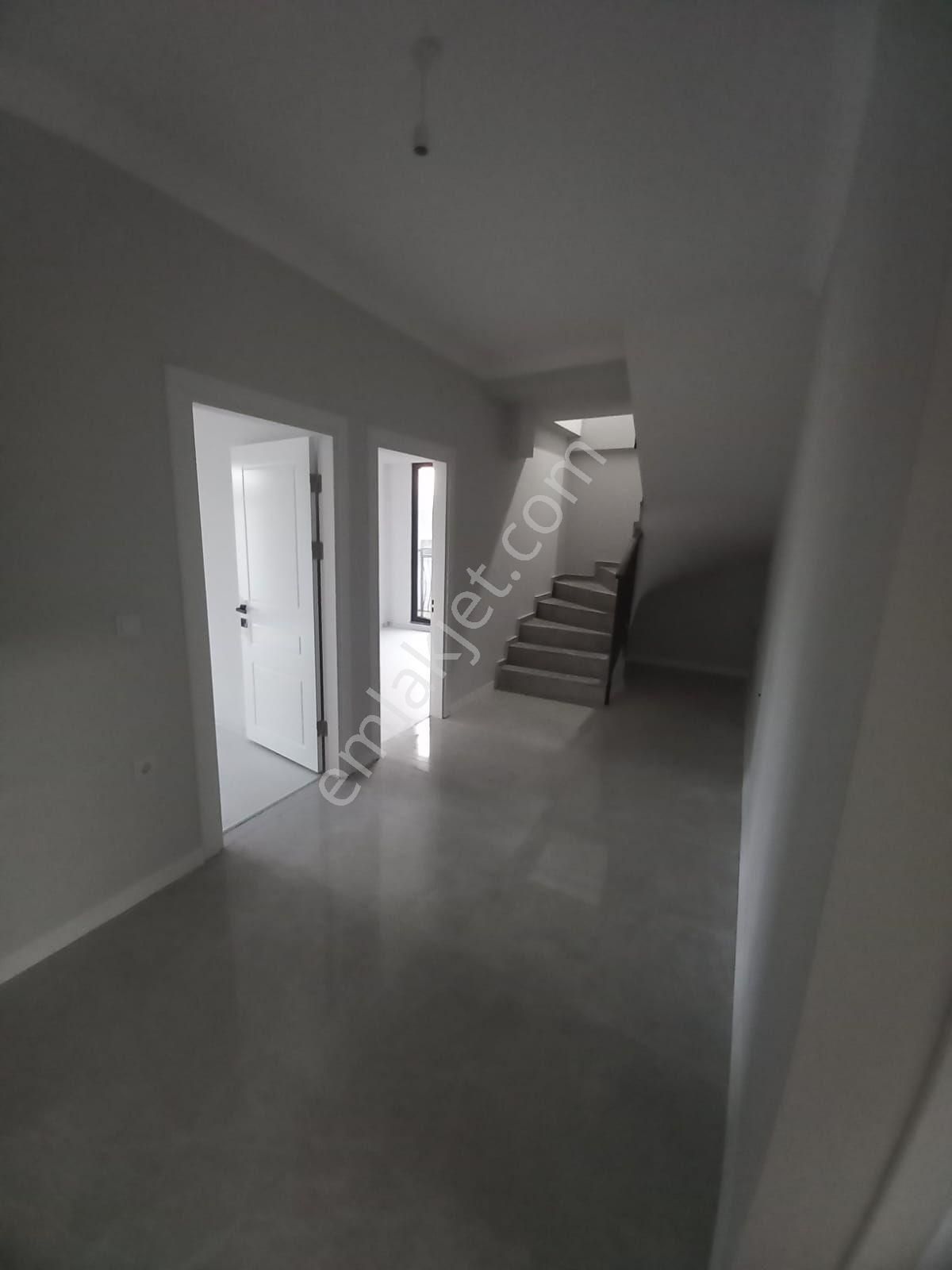 Kartepe Kent Meydanı Sitede Havuzlu,kapalı Otoparklı 3+1 Dubleks - Görsel 9