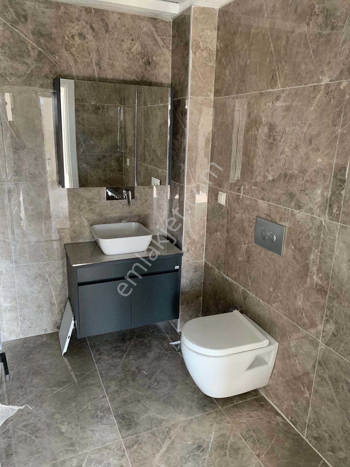 Kent Meydanı Sitede Havuzlu,kapalı Otoparklı Bahçeli 3+1-170m2 - Görsel 2