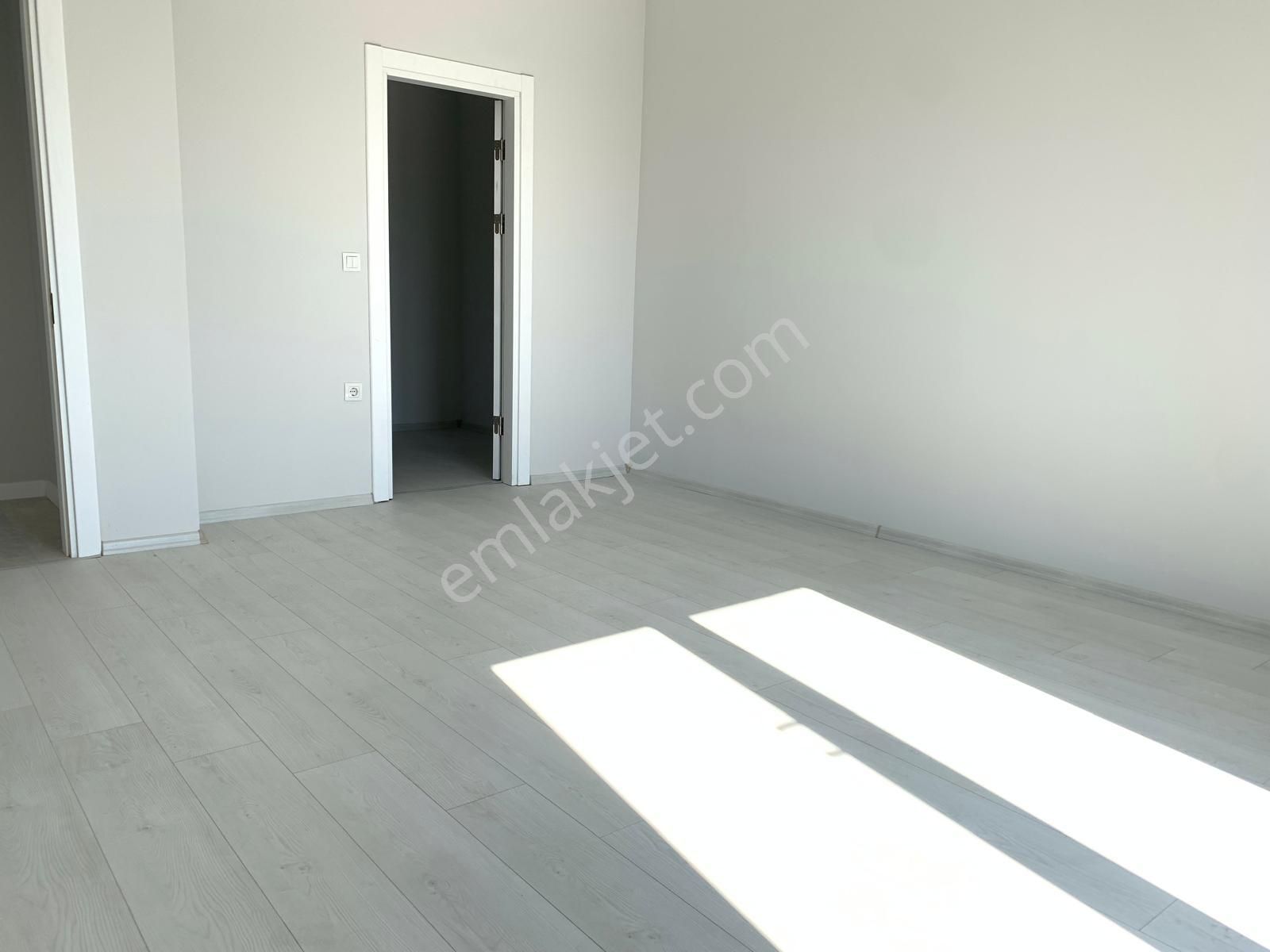 Kent Meydanı Sitede Havuzlu,kapalı Otoparklı Bahçeli 3+1-170m2 - Görsel 4