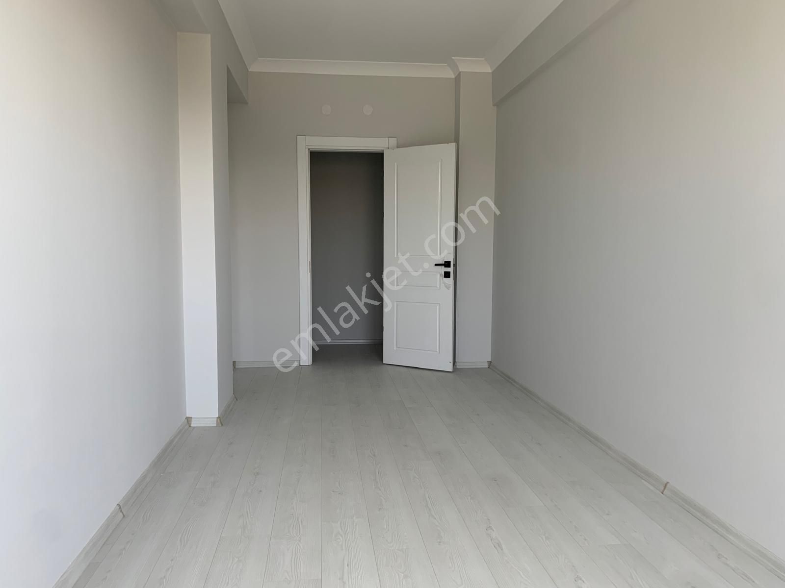 Kent Meydanı Sitede Havuzlu,kapalı Otoparklı Bahçeli 3+1-170m2 - Görsel 7