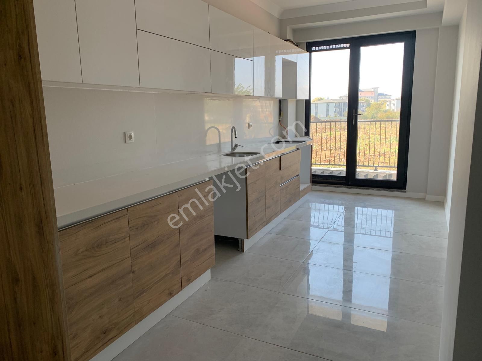 Kent Meydanı Sitede Havuzlu,kapalı Otoparklı Bahçeli 3+1-170m2 - Görsel 3