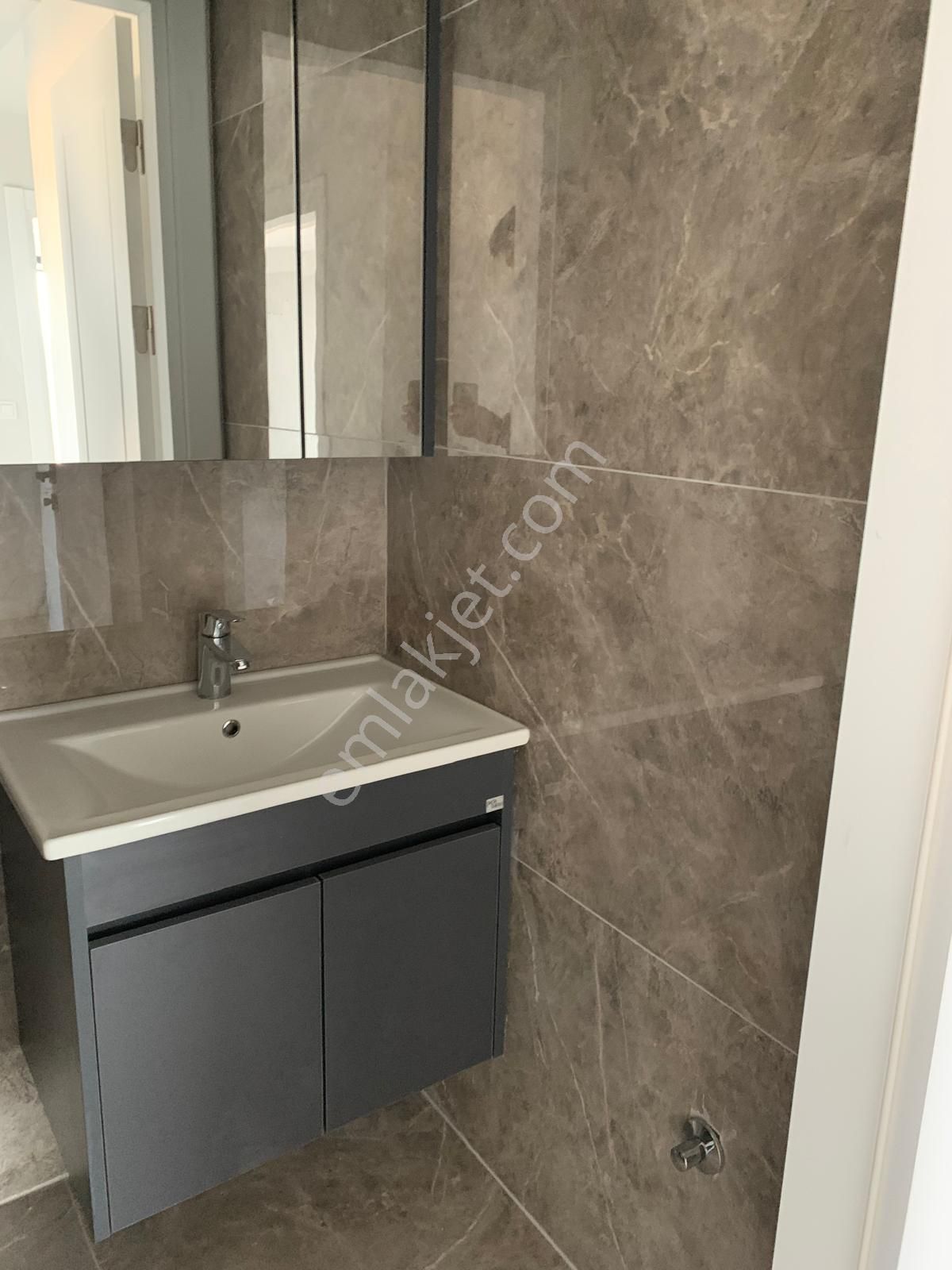 Kent Meydanı Sitede Havuzlu,kapalı Otoparklı Bahçeli 3+1-170m2 - Görsel 12