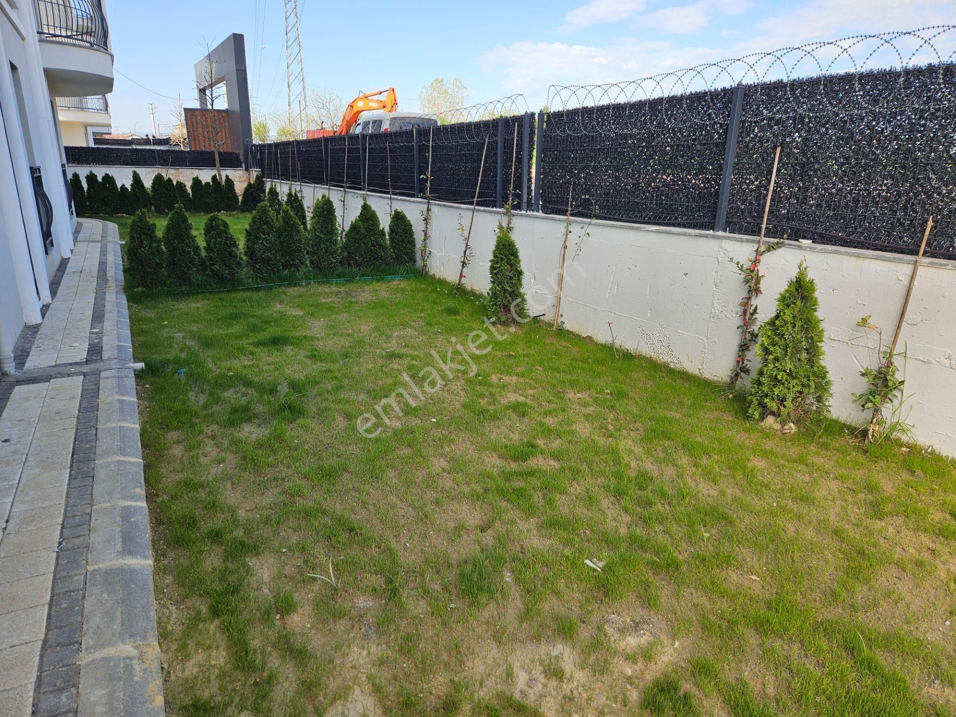 Kentmeydanı Güvenlikli Sitede Önüaçık Otoparklı 3+1 Çatı Dubleks - Görsel 14