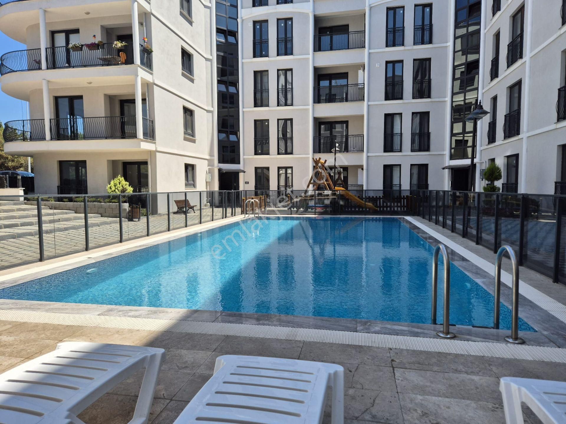 Kentmeydanı Güvenlikli Sitede Önüaçık Otoparklı 3+1 Çatı Dubleks - Görsel 16