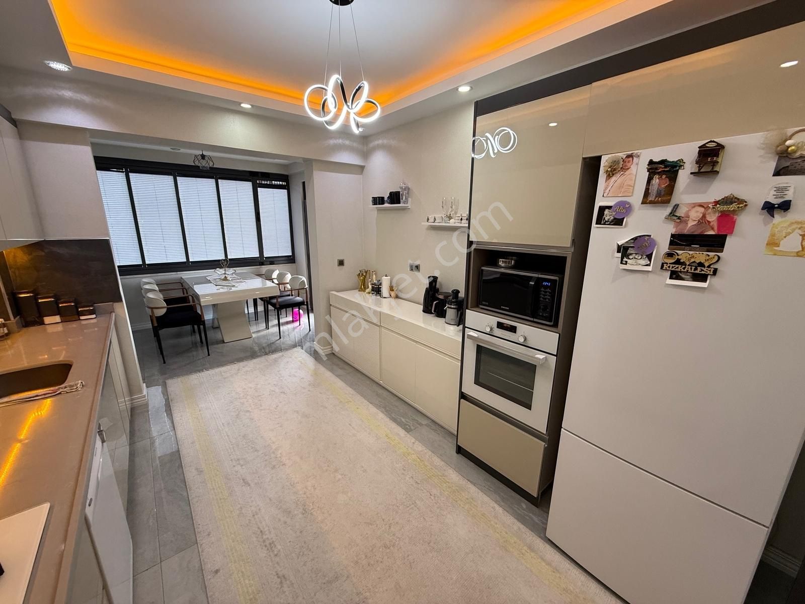 Ergök Gayrimenkulden İbni Sina Mah. 2.5+1 Satılık Geniş Ara Kat