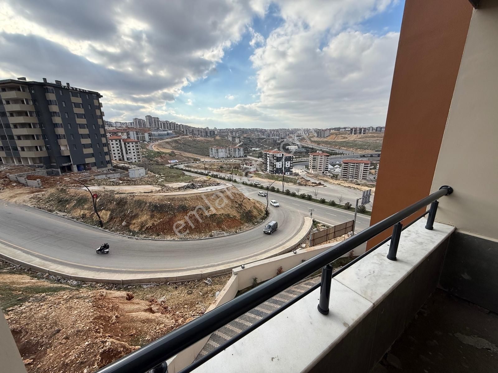 Ergök Gayrimenkulden İbni Sina Mah. 2.5+1 Satılık Geniş Ara Kat - Görsel 12