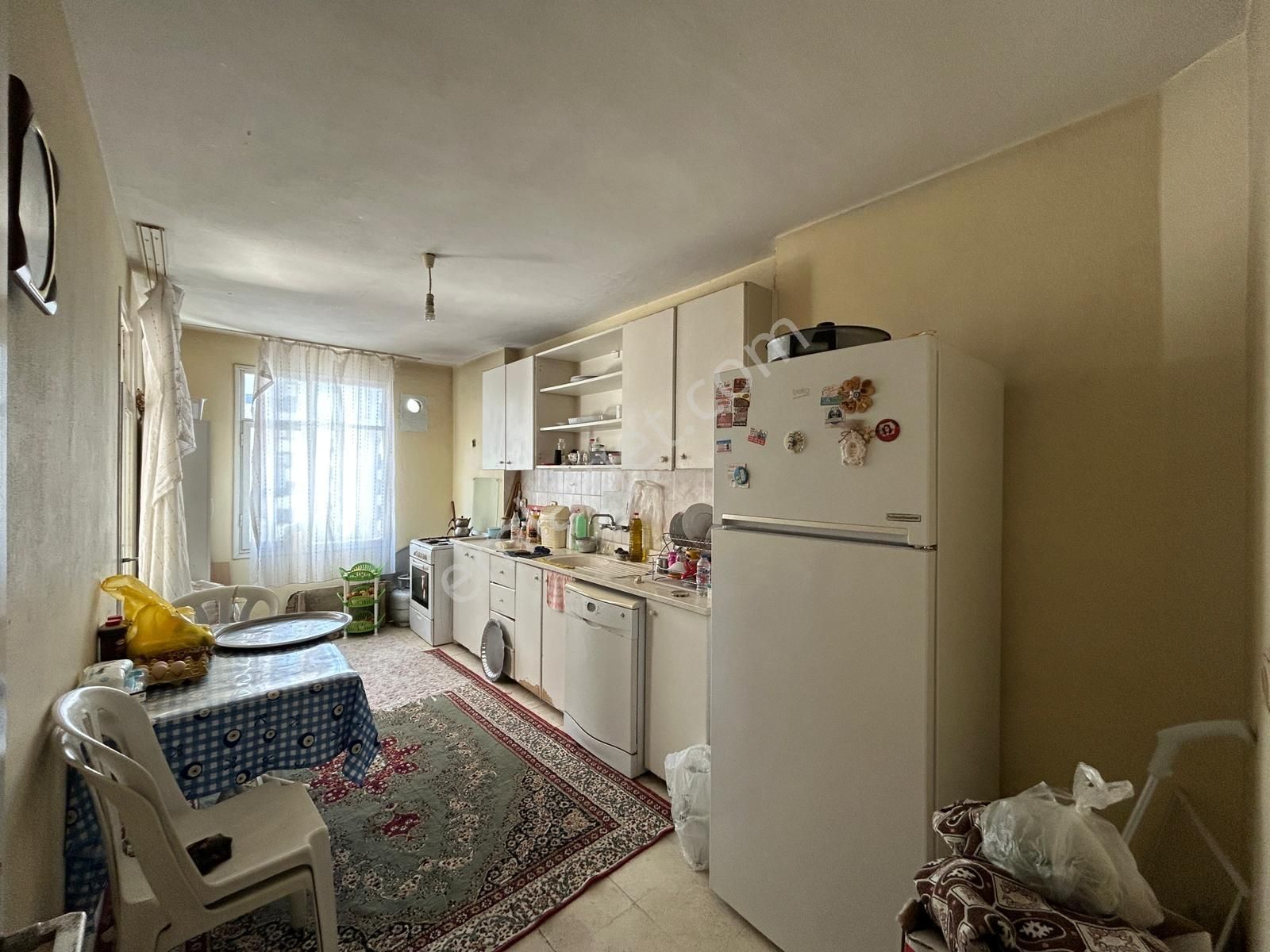 Rng' Den H. Evleri 80.yıl Bulv Merkezde 3+1 K Mutfak