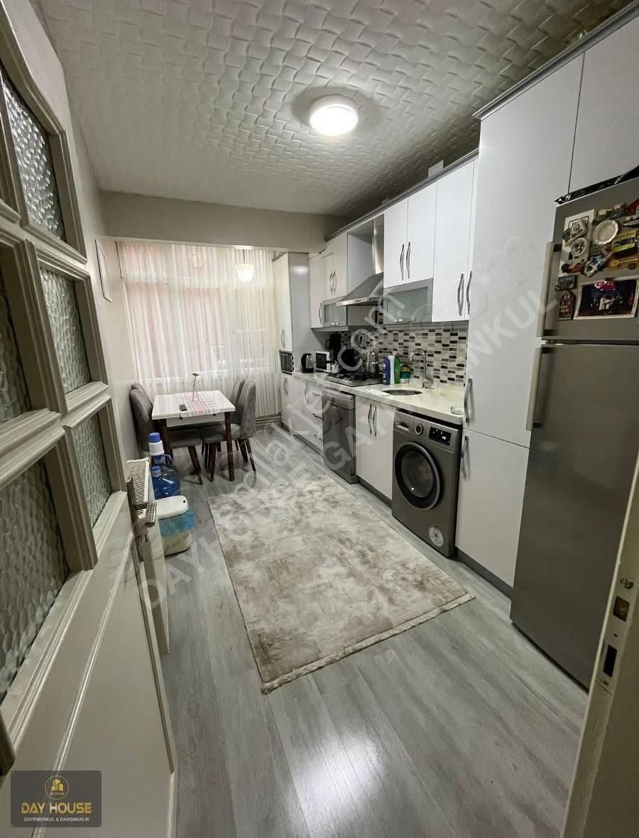 Day House'den Yeni Karakolun Dibinde Masrafsız Daire