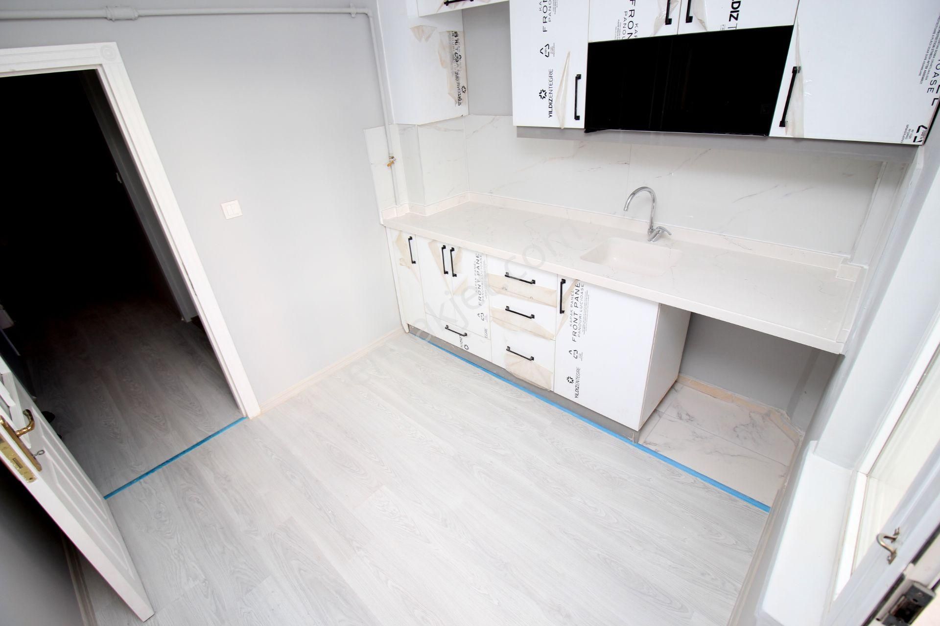 Emre Emlak'tan Piyade'de Cadde Yanı Full Yapılı Arakat Boş 3+1 Satılık Daire - Görsel 4