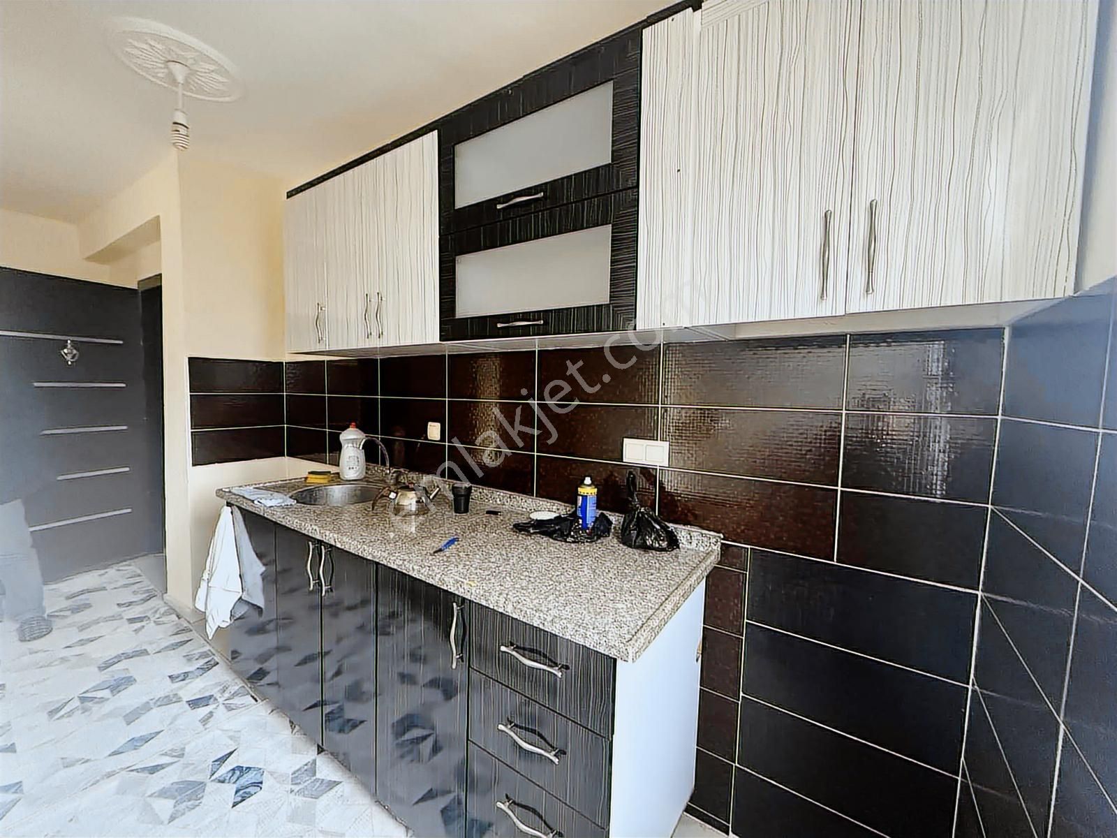 Kanal Mah. Tramvaya 5dk 2+1 Yüksek Giriş Kiralık