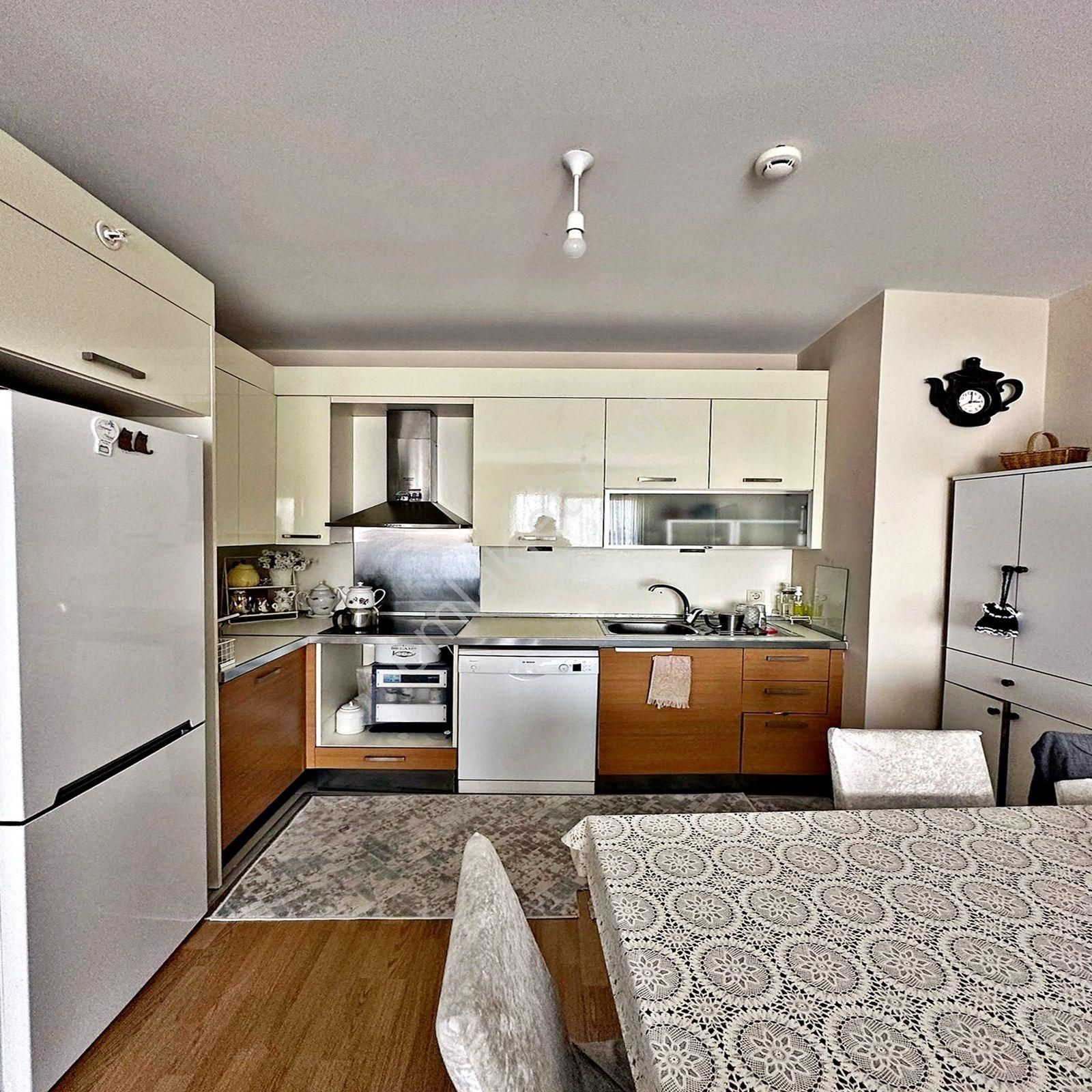 Gökevler Mahallesinde Site İçerisinde 2+1 Lüks Ara Kat Daire - Görsel 18