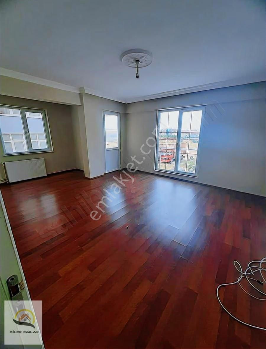 Çerkezköy'de Merkezi Konumda Ara Kat Ön Cephe 2+1 Satılık Daire - Görsel 9