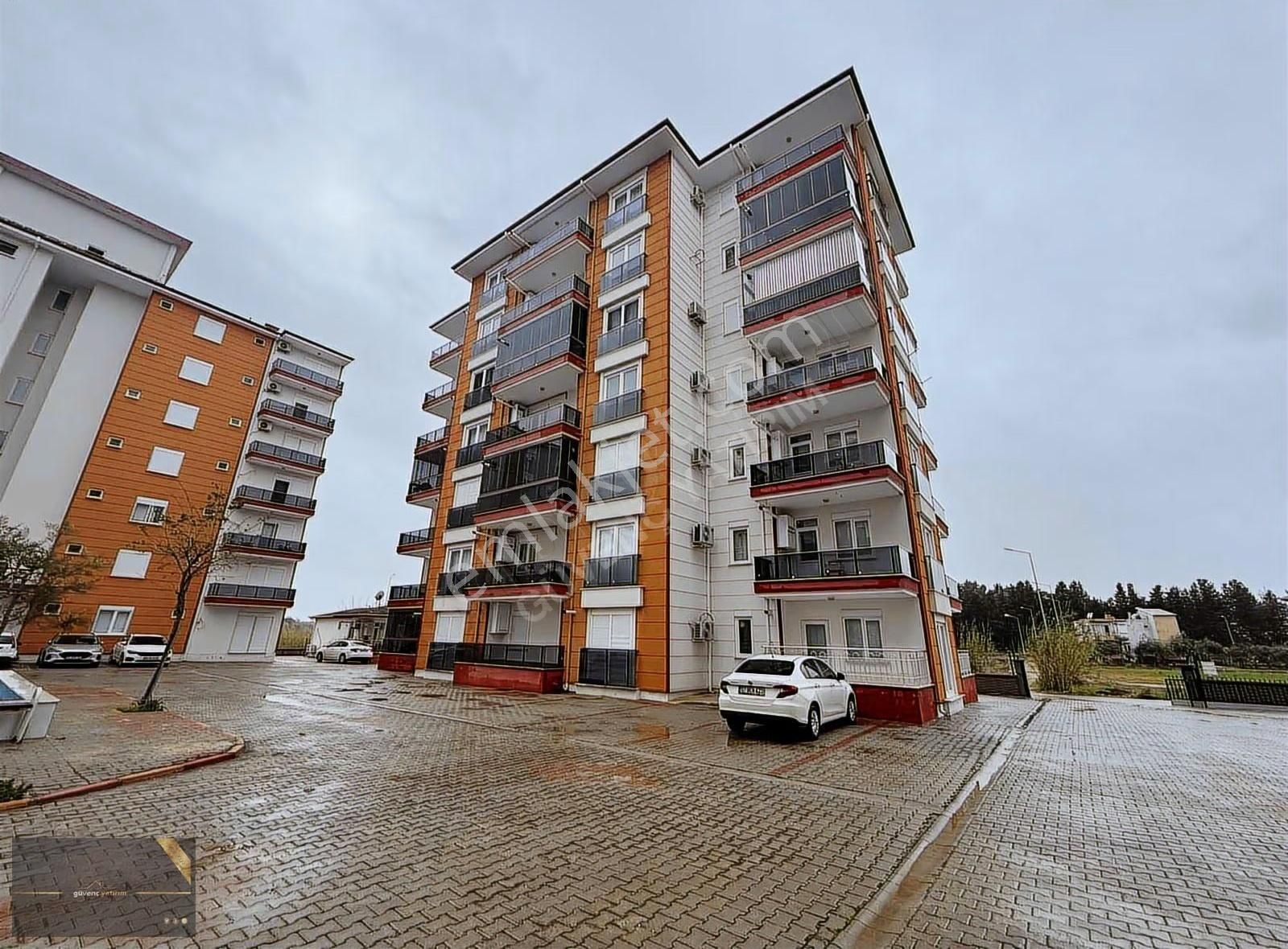 Serik Orta Mh. Havuzlu Doğalgazlı Sitede 2+1 Kiralık Daire