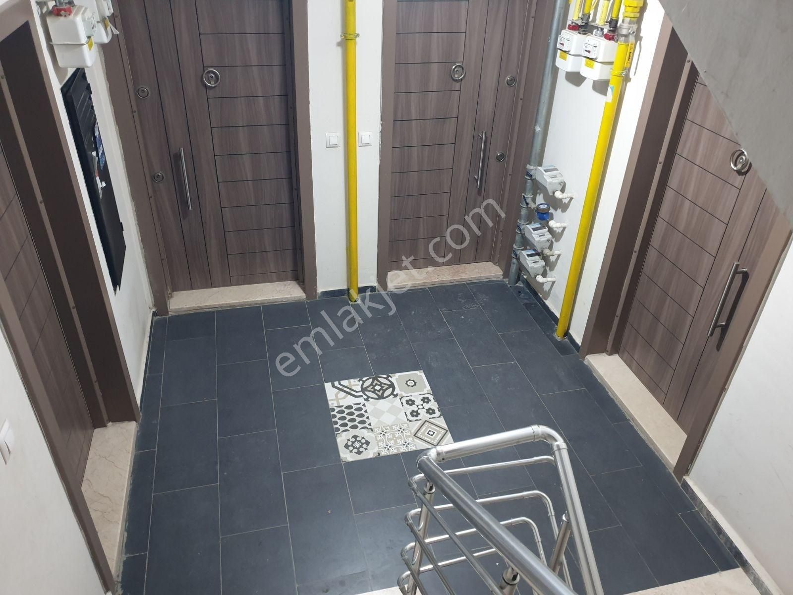 Anadolu Üni İçem Kapısı Yanı Ayrı Mutfak Geniş Kiralık 1+1 Daire - Görsel 4