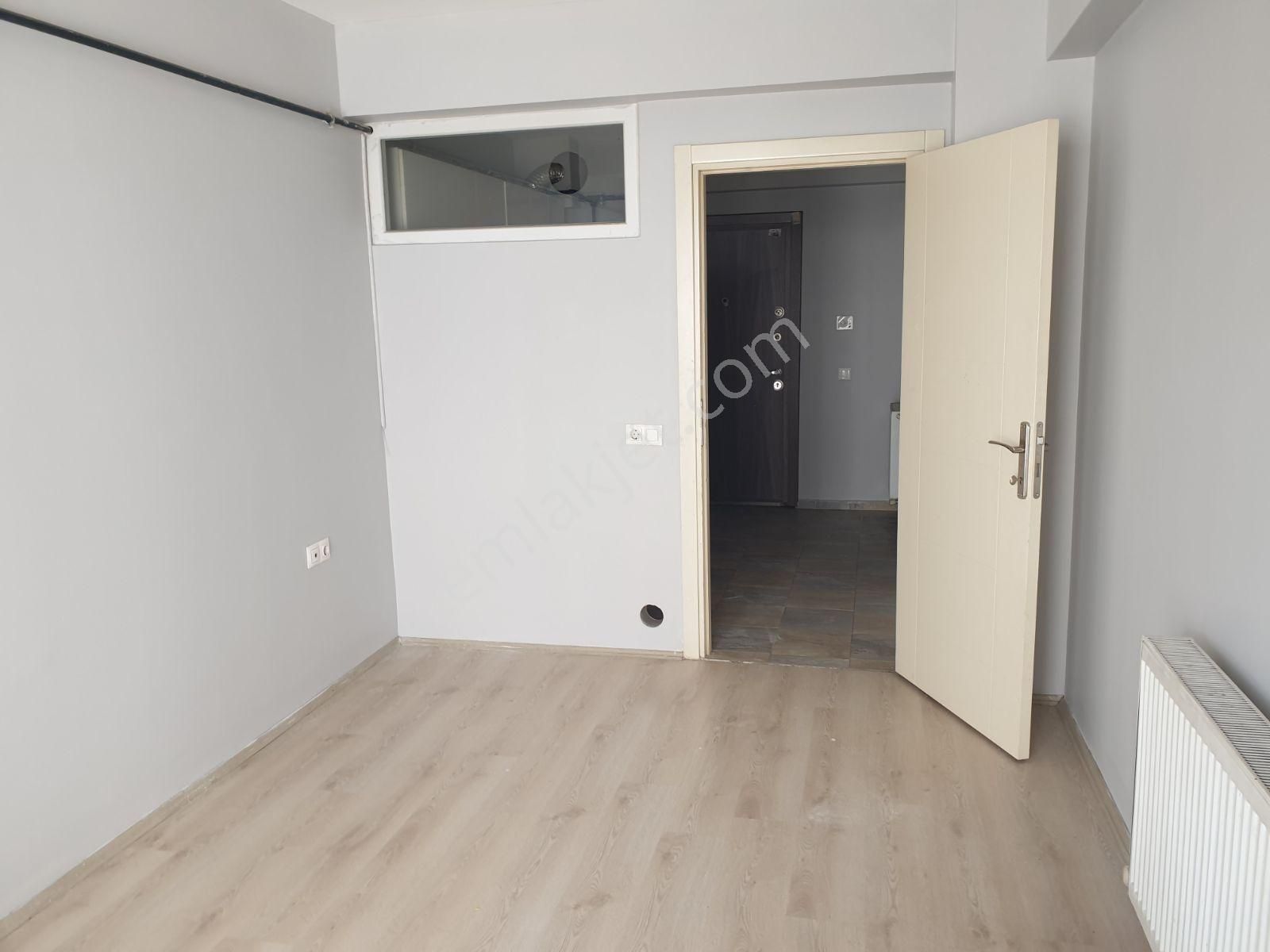 Anadolu Üni İçem Kapısı Yanı Ayrı Mutfak Geniş Kiralık 1+1 Daire - Görsel 13