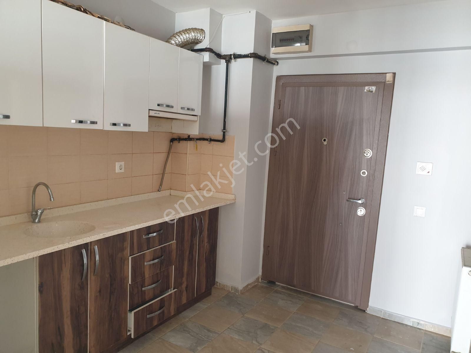 Anadolu Üni İçem Kapısı Yanı Ayrı Mutfak Geniş Kiralık 1+1 Daire - Görsel 17