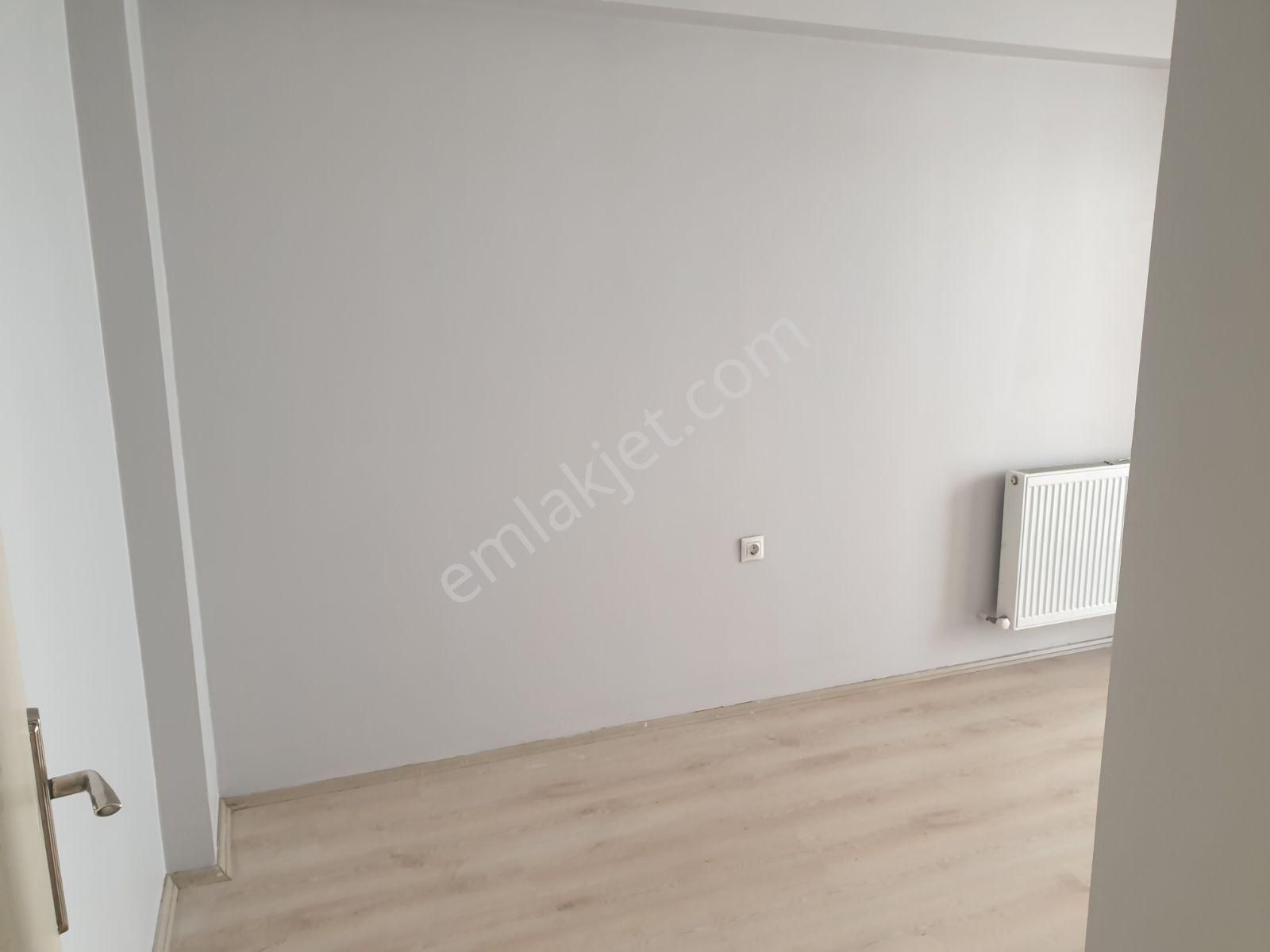 Anadolu Üni İçem Kapısı Yanı Ayrı Mutfak Geniş Kiralık 1+1 Daire - Görsel 14