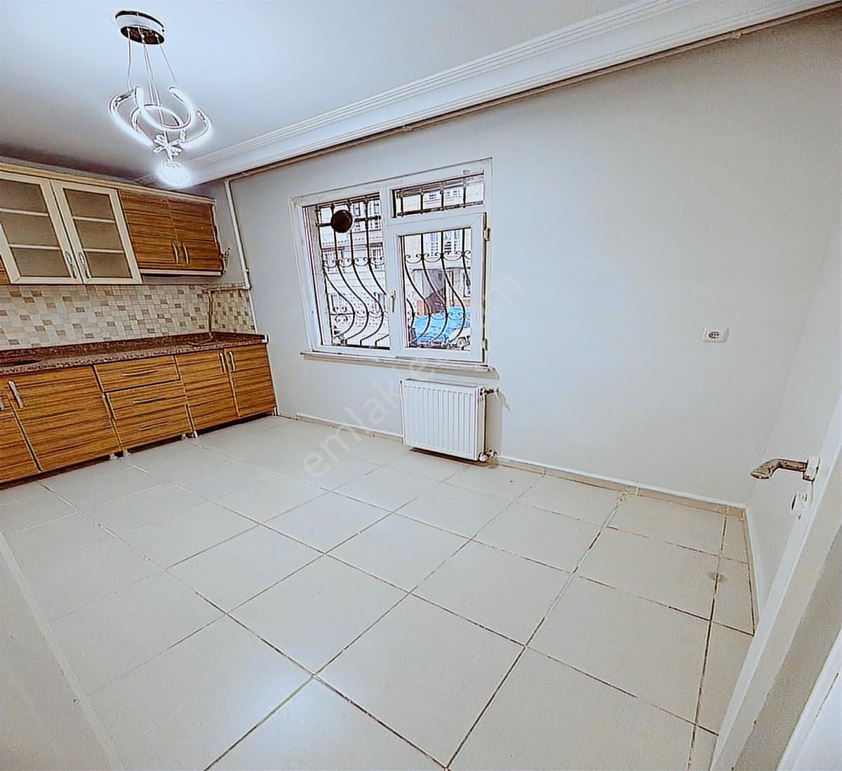 Balıkyolu Mh 2+1 110m² Yüksek Giriş Köşe Başı Karanlık Odası Yok - Görsel 3
