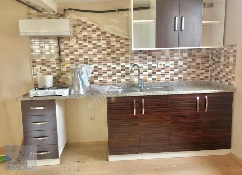 Kayışdağı Metro Durağına Yakın 1+1 Çatı Kat 80m2 Teraslı Kombili - Görsel 9