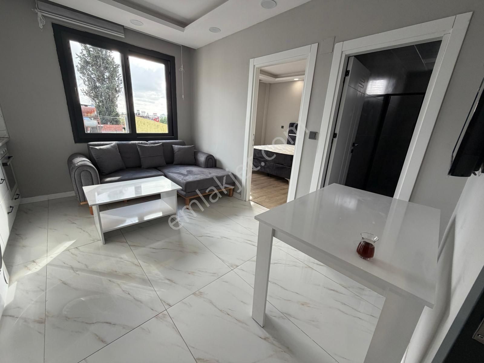 Adana/seyhan Yeşilyurt Mahallesinde Merkezi Konumda Lüx Eşyalı 1+1 Kiralık Daire - Görsel 2