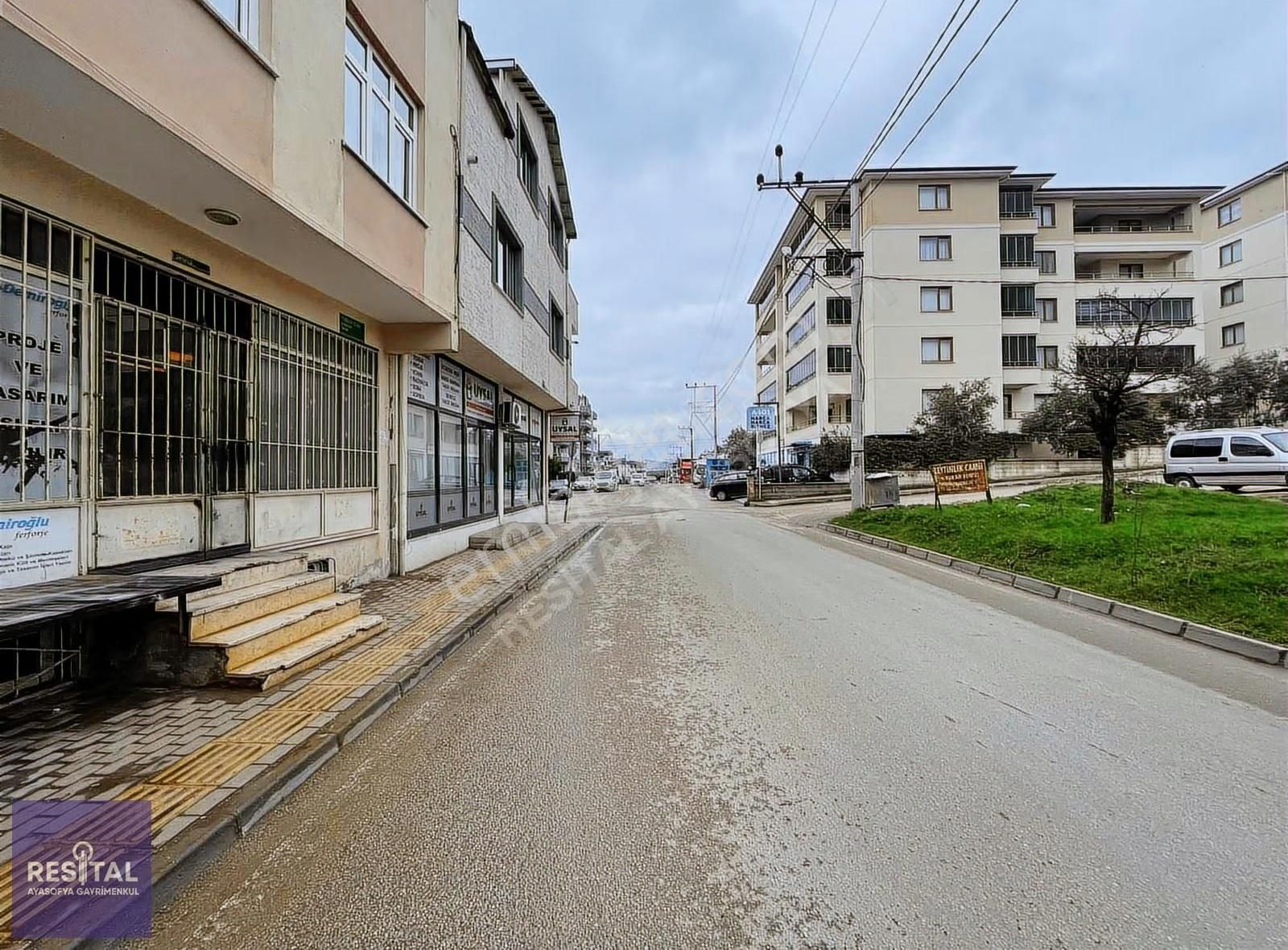 Emek Mah Turgut Özal Cad Üzeri 135 M2 Kiralık Dükkan İşyeri