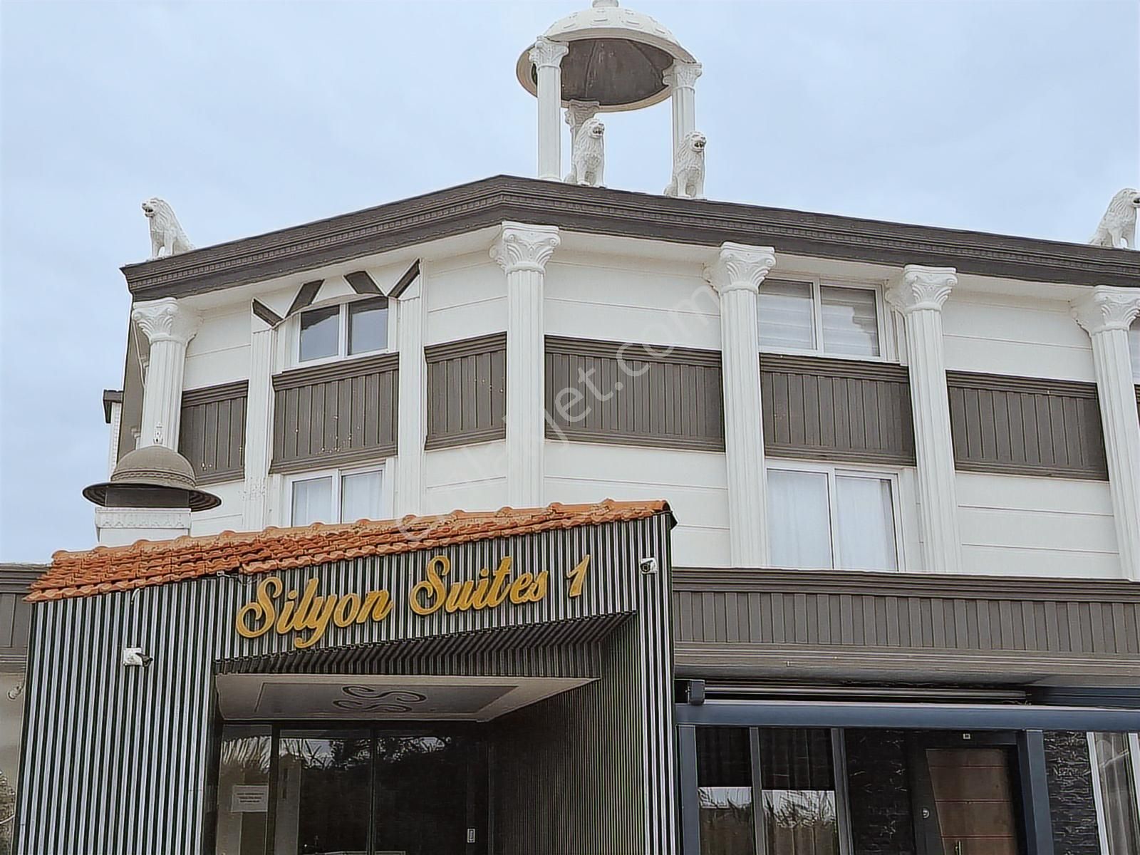 Manavgat Side Mahallesinde Silyon Suites'1 De & 1 + 1 & Havuzlu.