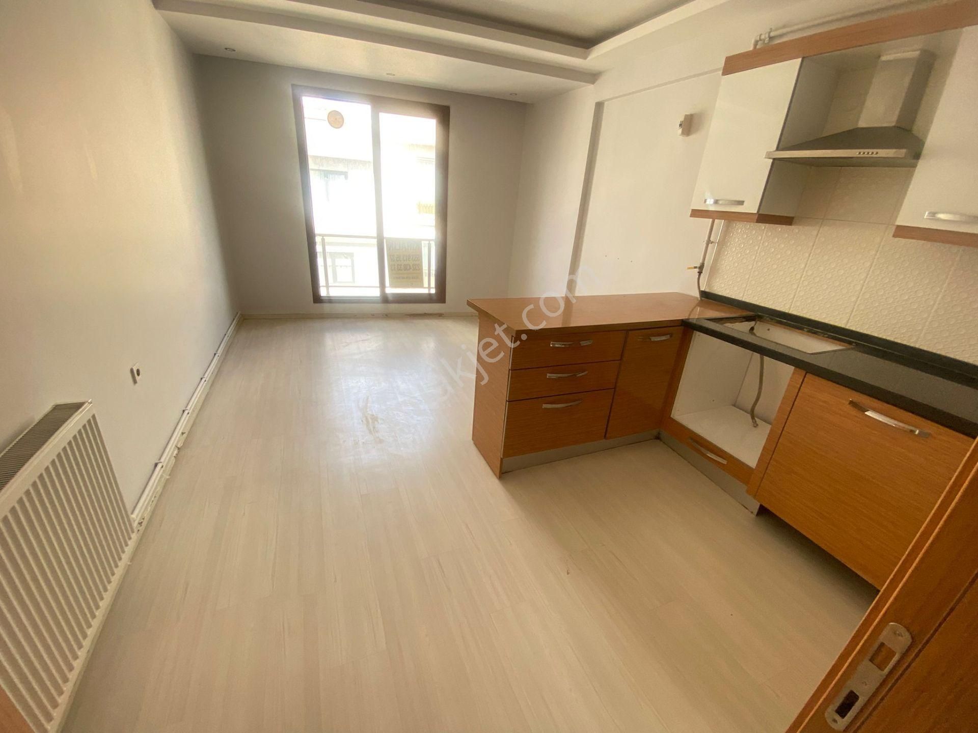 Buca Işıklıpark Yakını Dicle Mah.de 2+1 70m2 Dgazlı Balkonlu Havadar Kiralık Daire - Görsel 7