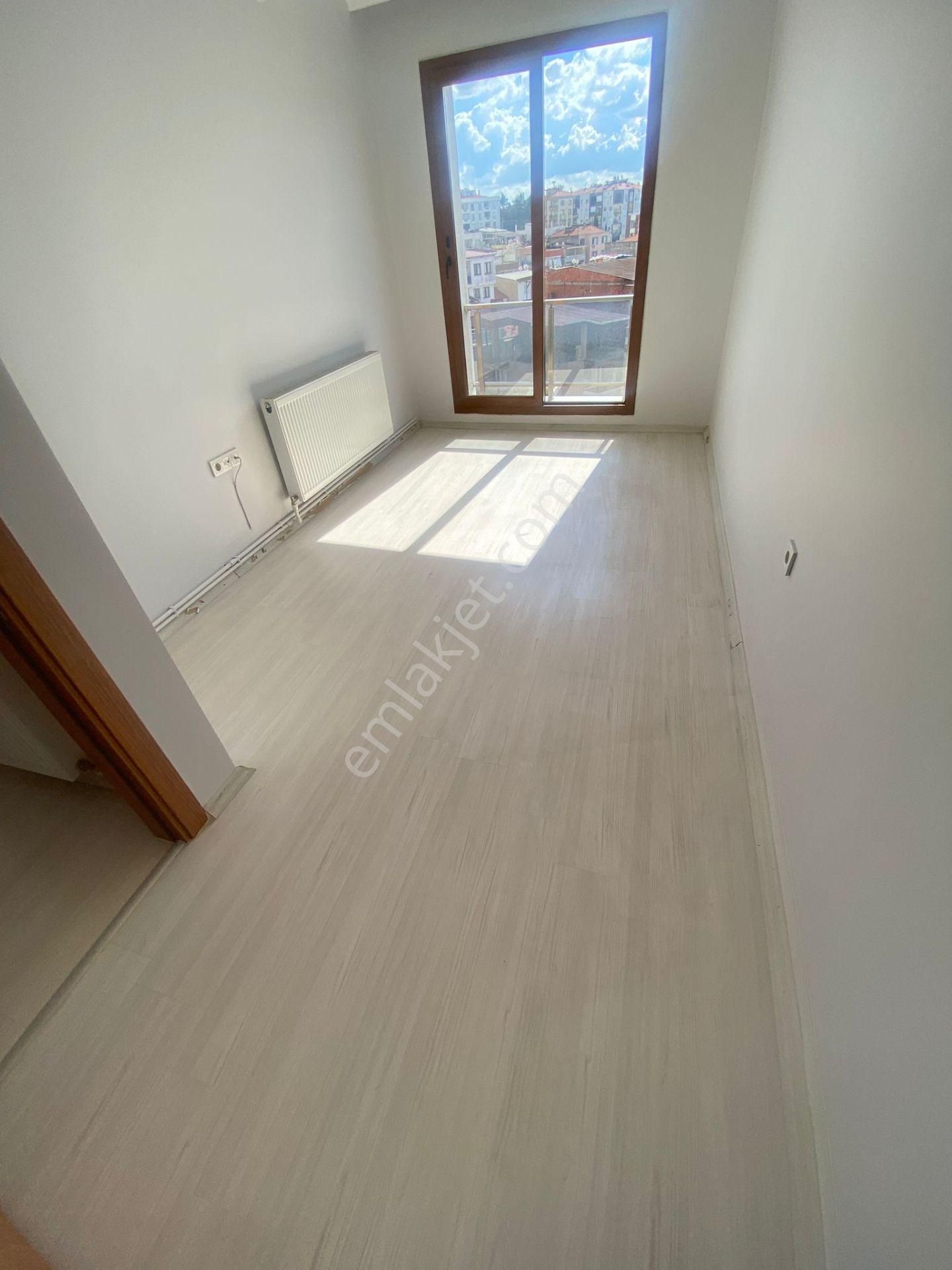 Buca Işıklıpark Yakını Dicle Mah.de 2+1 70m2 Dgazlı Balkonlu Havadar Kiralık Daire - Görsel 9
