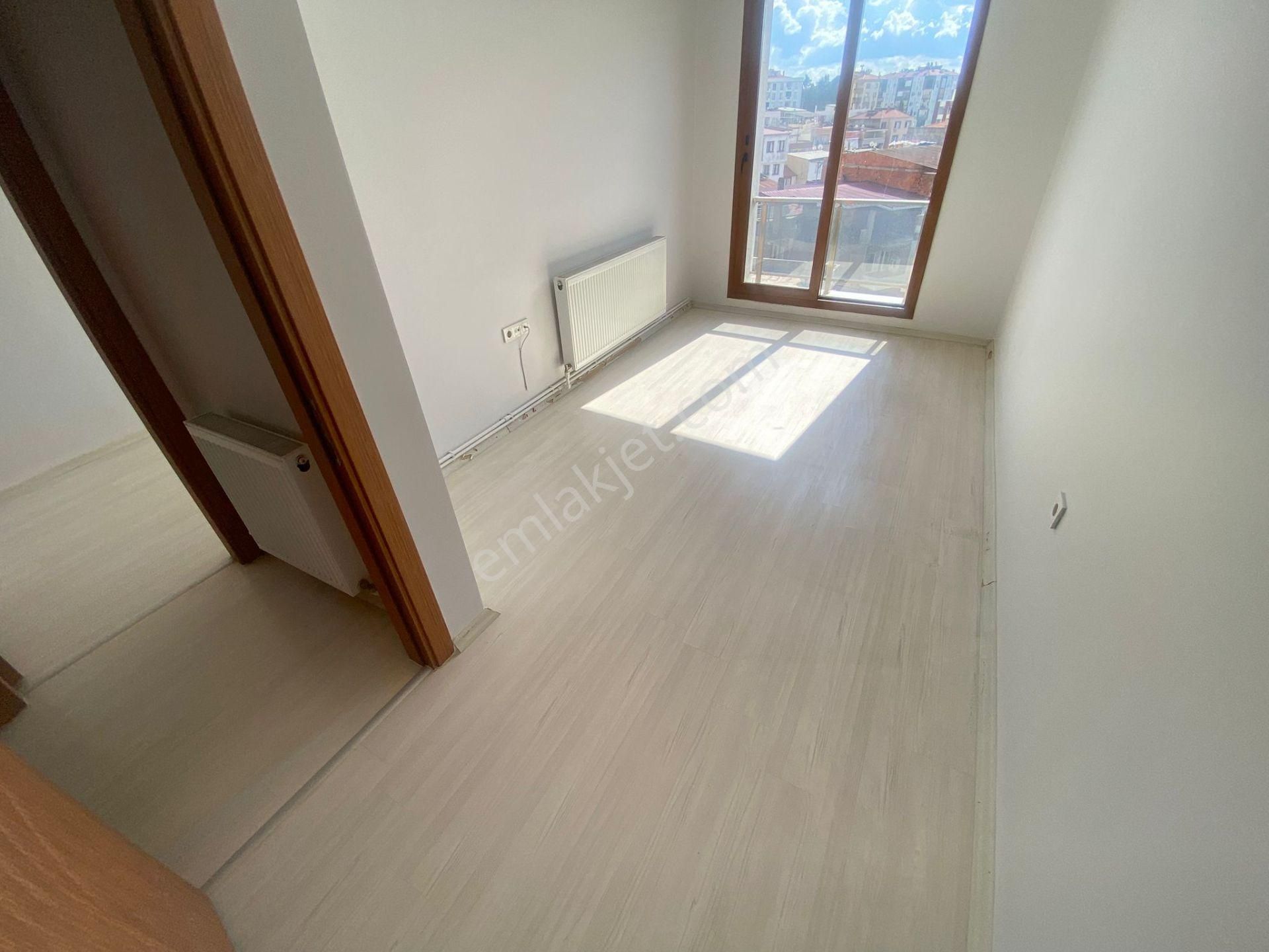 Buca Işıklıpark Yakını Dicle Mah.de 2+1 70m2 Dgazlı Balkonlu Havadar Kiralık Daire - Görsel 11