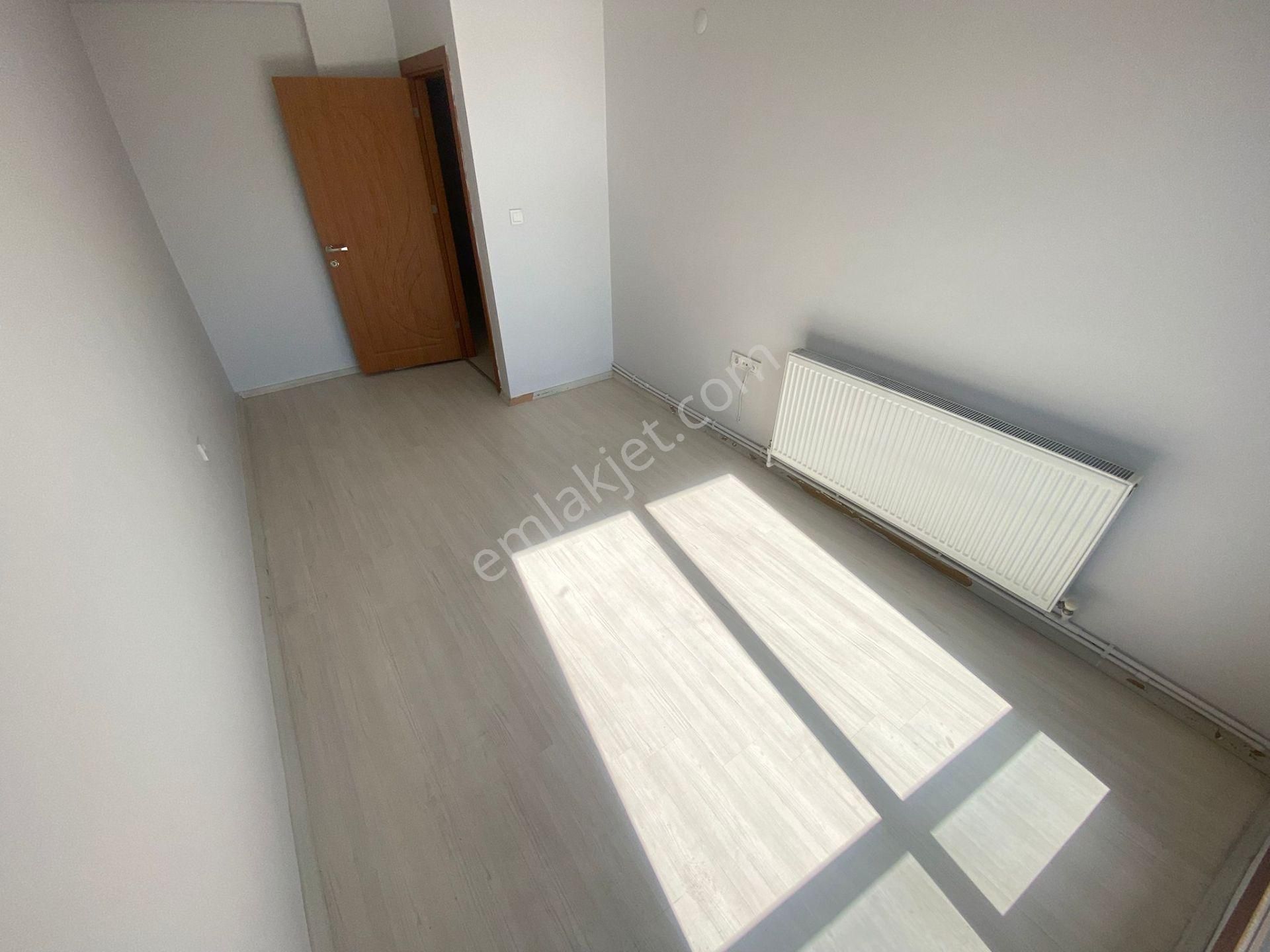 Buca Işıklıpark Yakını Dicle Mah.de 2+1 70m2 Dgazlı Balkonlu Havadar Kiralık Daire - Görsel 17