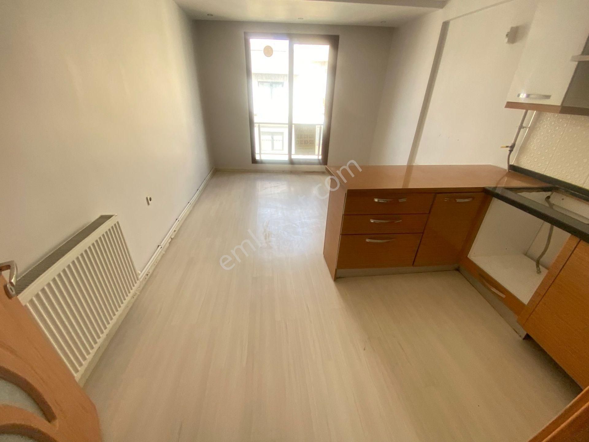 Buca Işıklıpark Yakını Dicle Mah.de 2+1 70m2 Dgazlı Balkonlu Havadar Kiralık Daire - Görsel 4