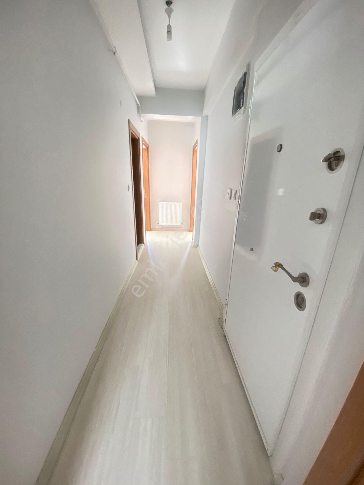 Buca Işıklıpark Yakını Dicle Mah.de 2+1 70m2 Dgazlı Balkonlu Havadar Kiralık Daire - Görsel 23