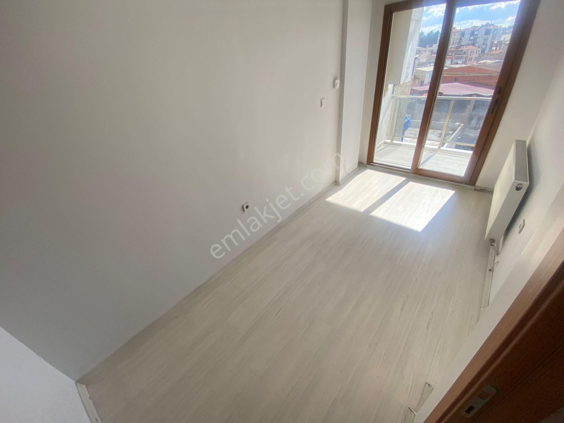 Buca Işıklıpark Yakını Dicle Mah.de 2+1 70m2 Dgazlı Balkonlu Havadar Kiralık Daire - Görsel 18