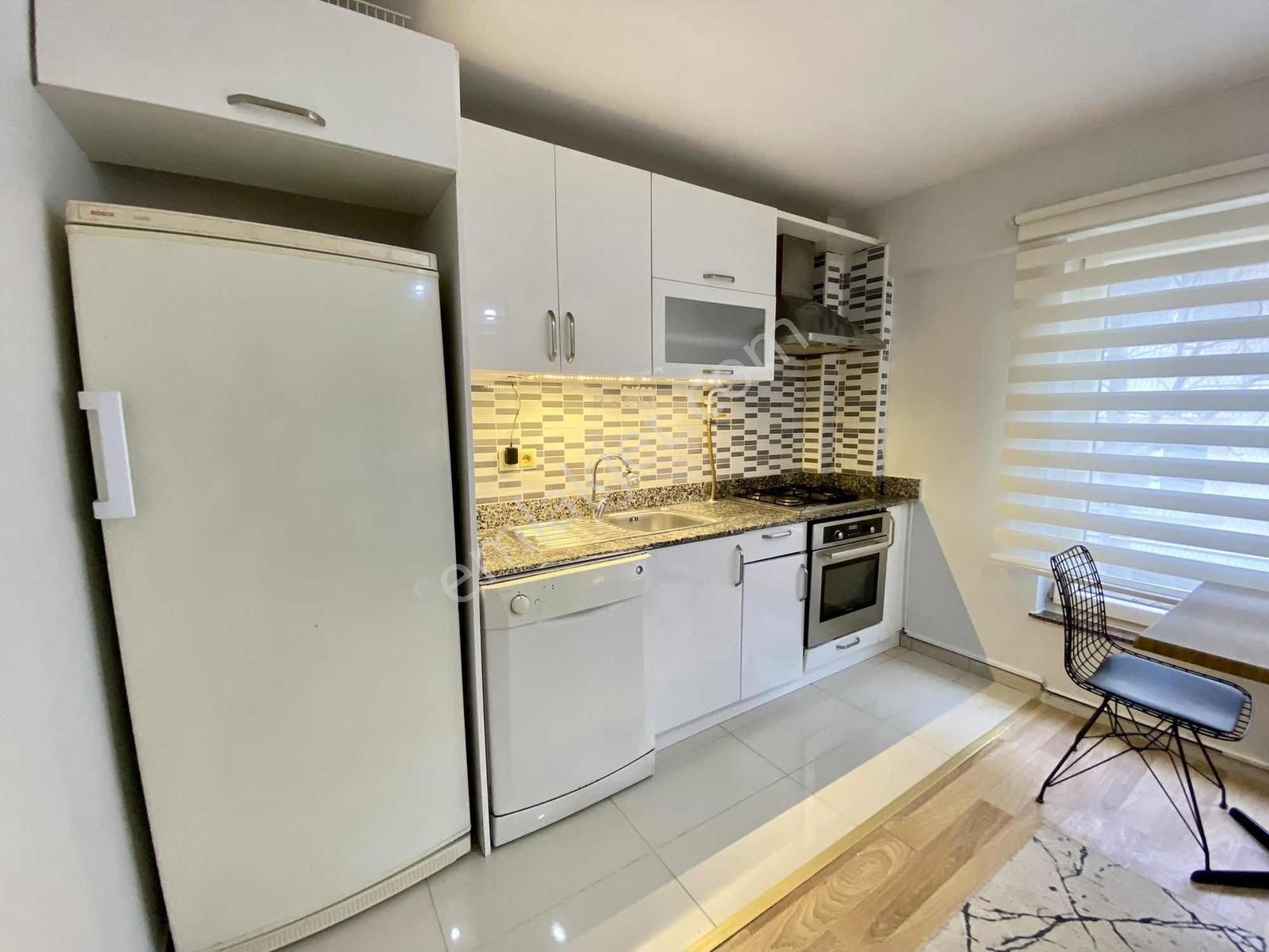 Mavi Durak Yakını,bahçe Katı 2+1 Eşyalı Kiralık Daire - Görsel 2